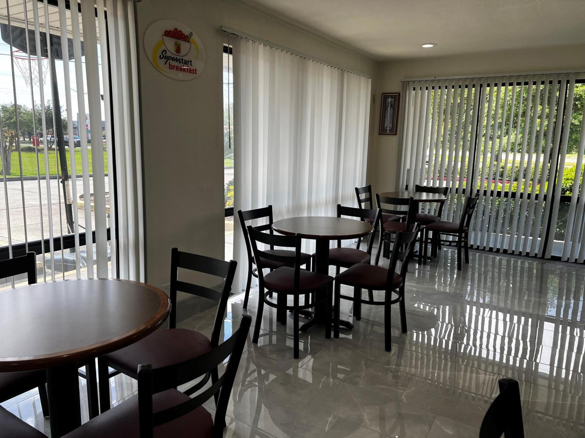 Super 8 by Wyndham Slidell photo 65
