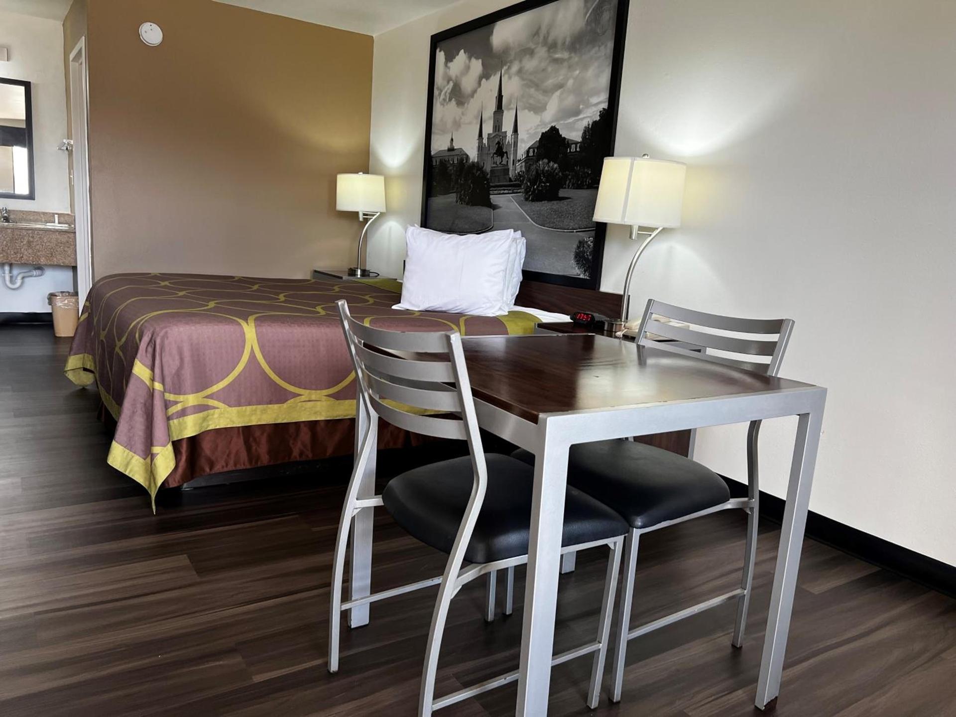 Super 8 by Wyndham Slidell photo 85
