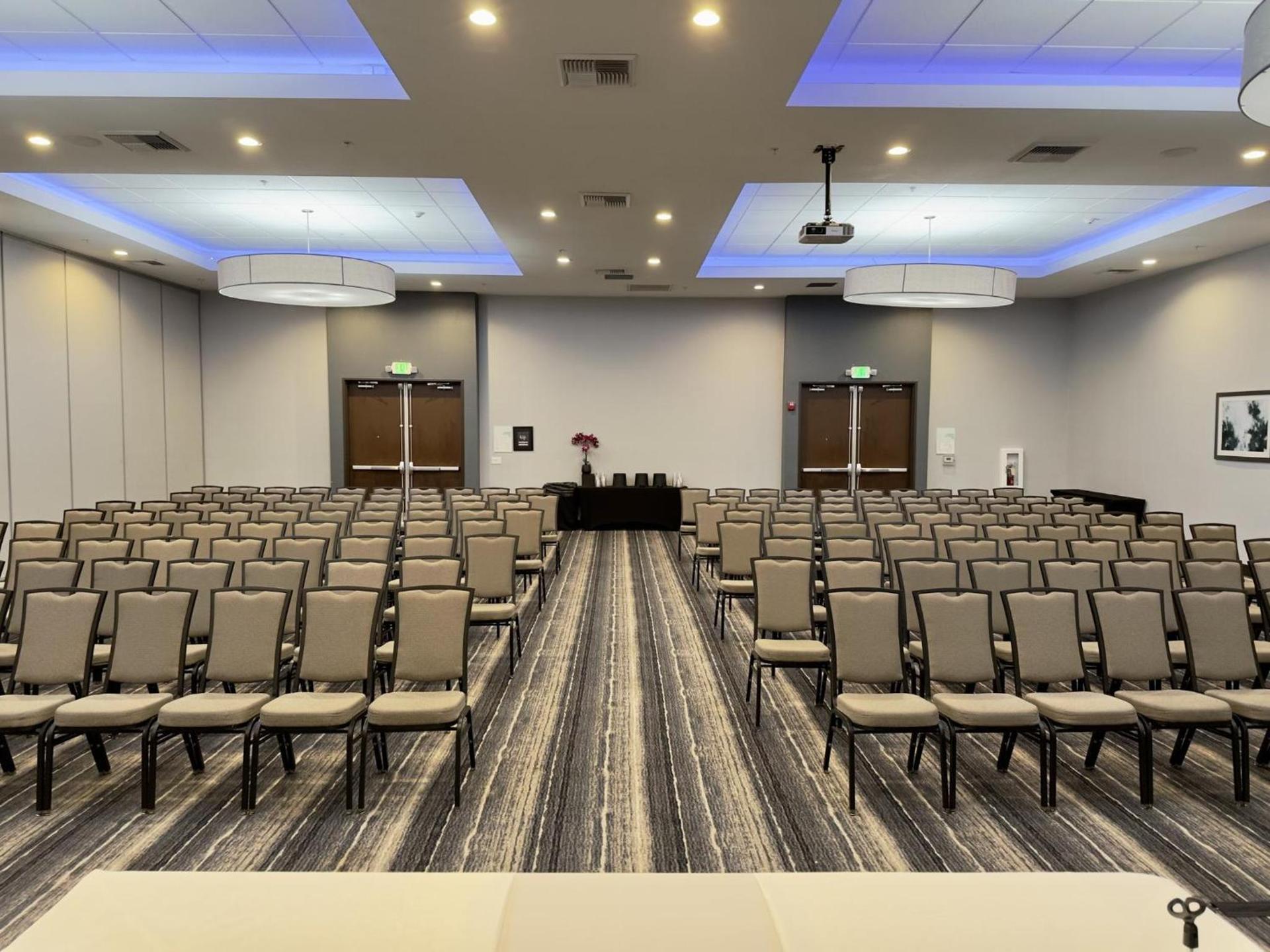Holiday Inn Carlsbad/San Diego by IHG photo 62