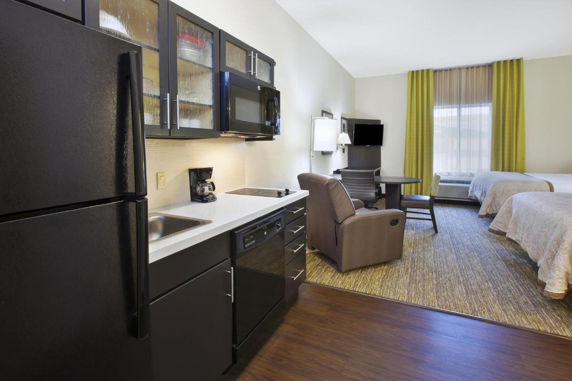 Candlewood Suites MORGANTOWN-UNIV WEST VIRGINIA by IHG photo 36