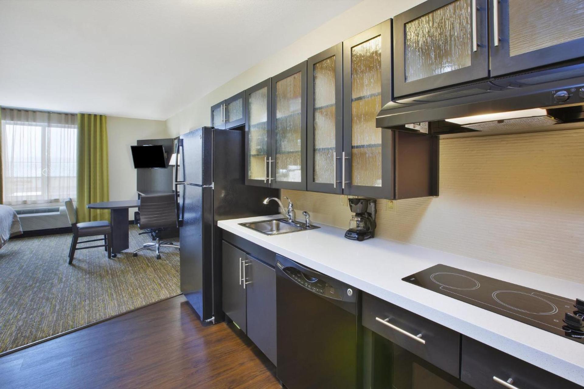 Candlewood Suites MORGANTOWN-UNIV WEST VIRGINIA by IHG photo 41