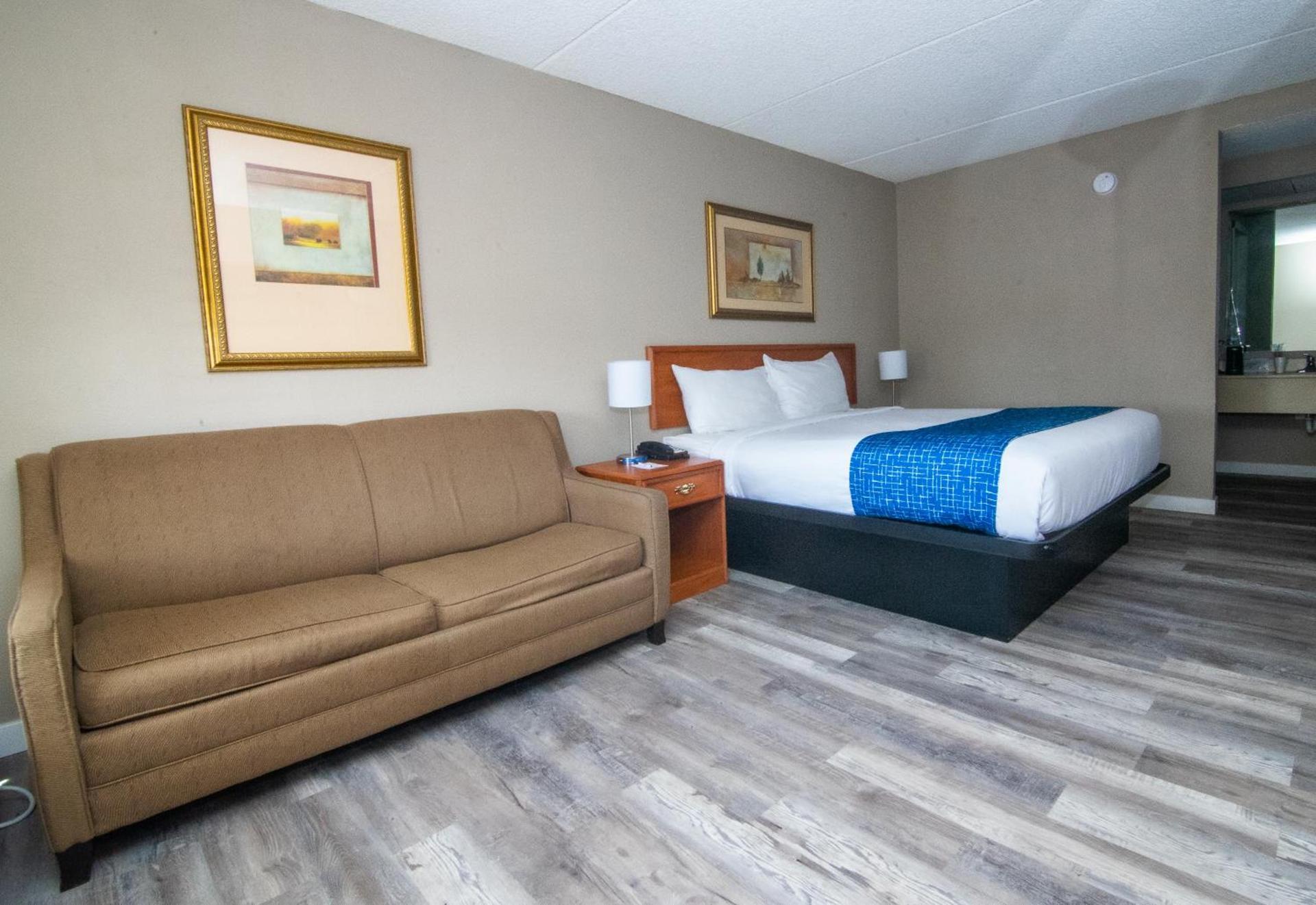 Travelodge by Wyndham Pueblo photo 13