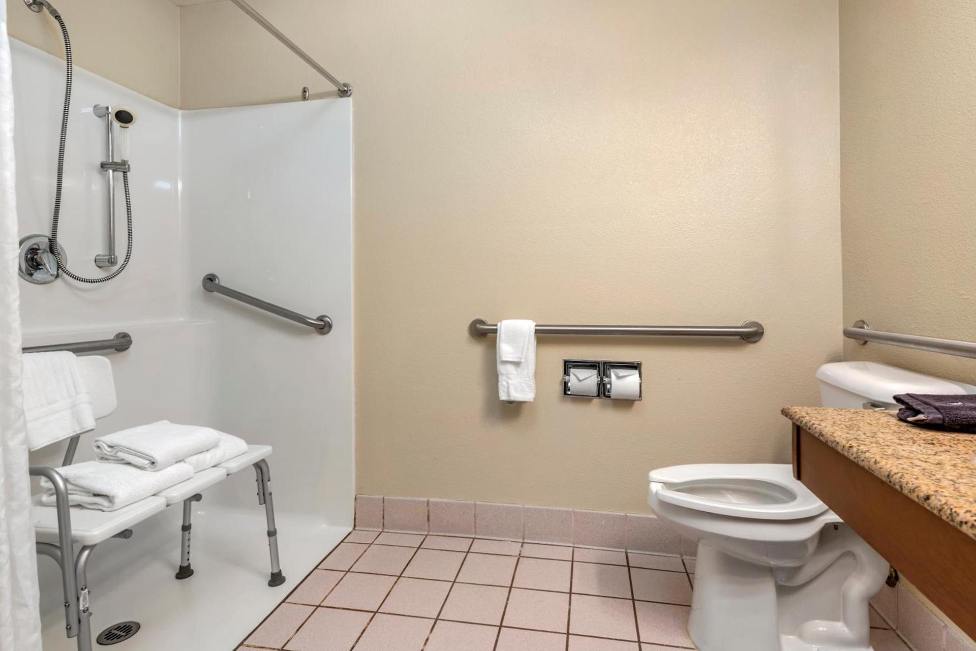 Comfort Suites Salem photo 22