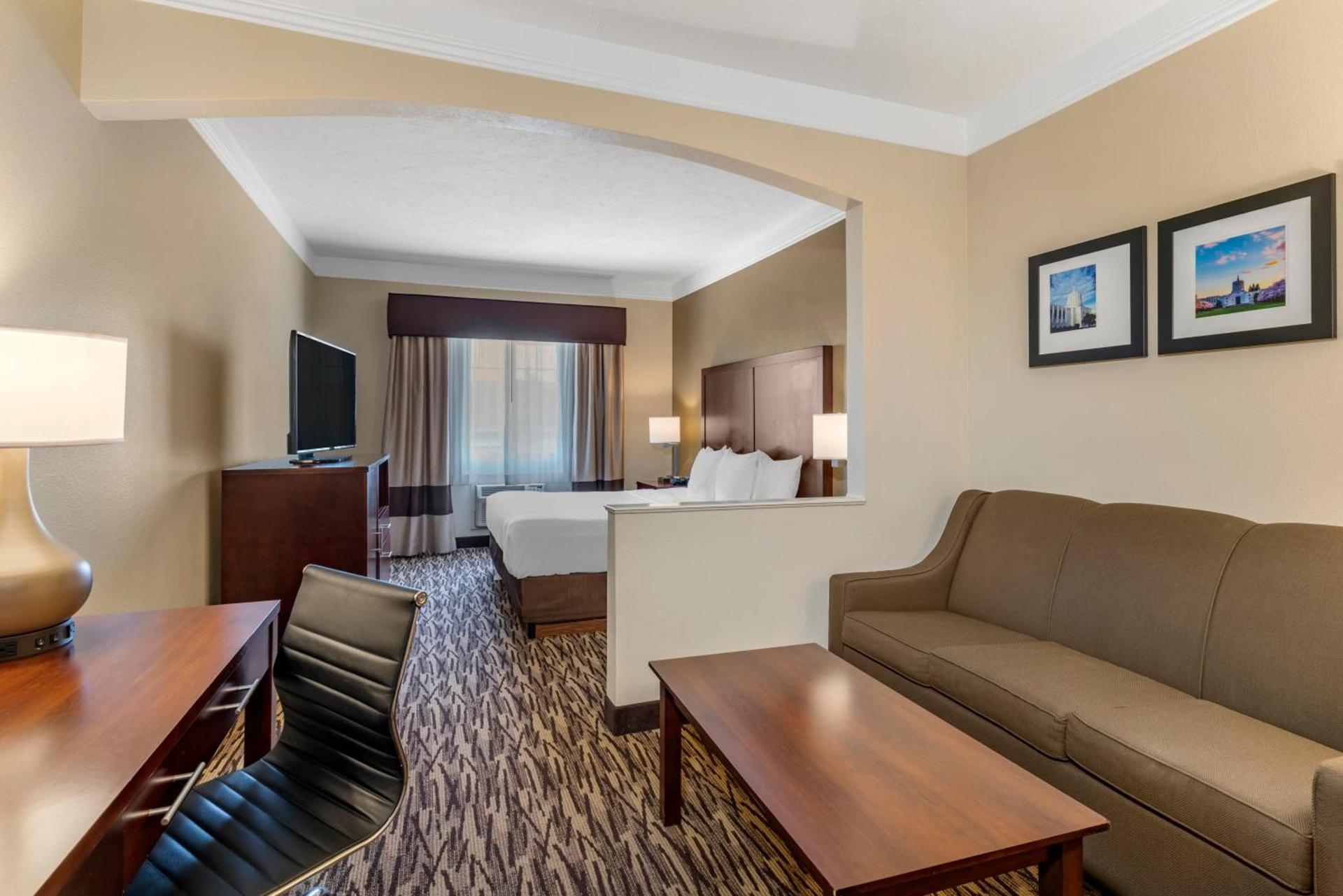Comfort Suites Salem photo 27