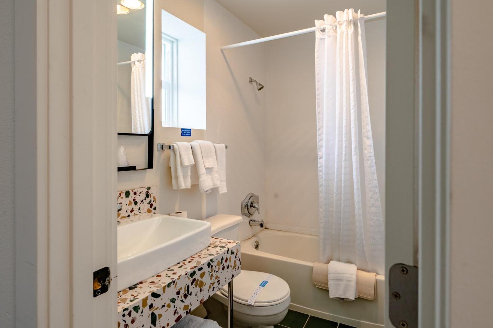 Seagull Beachfront Inn photo 61