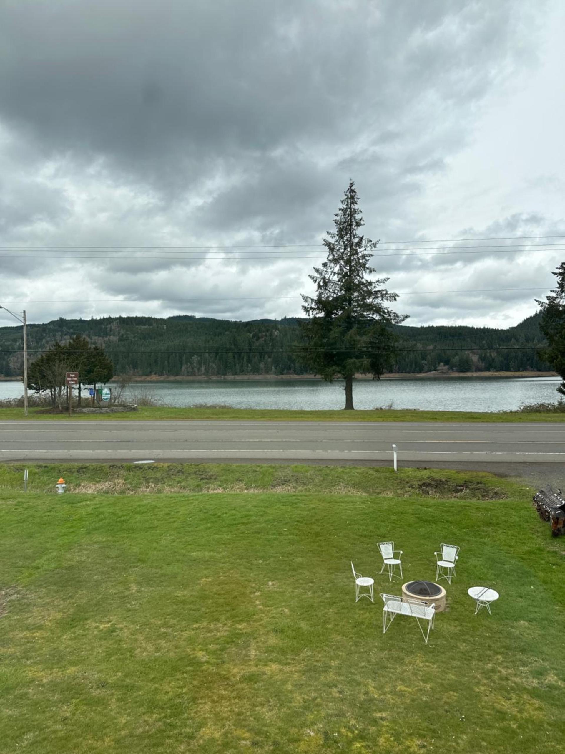 Foster Lake Inn photo 11
