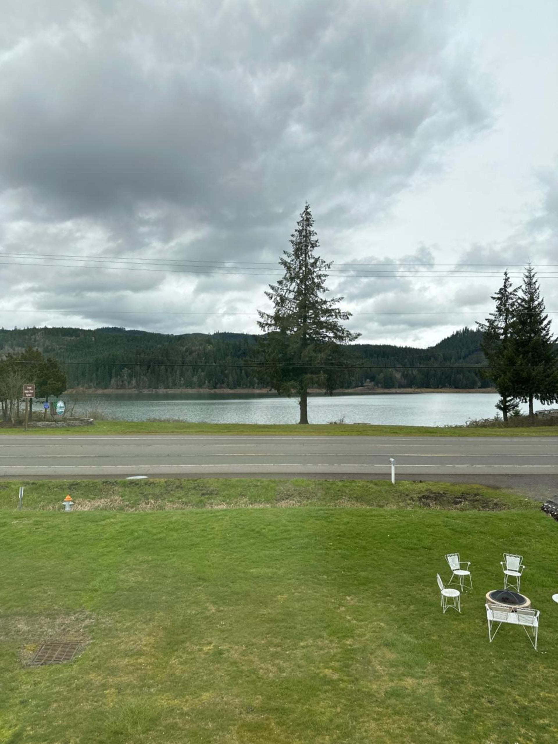Foster Lake Inn photo 8