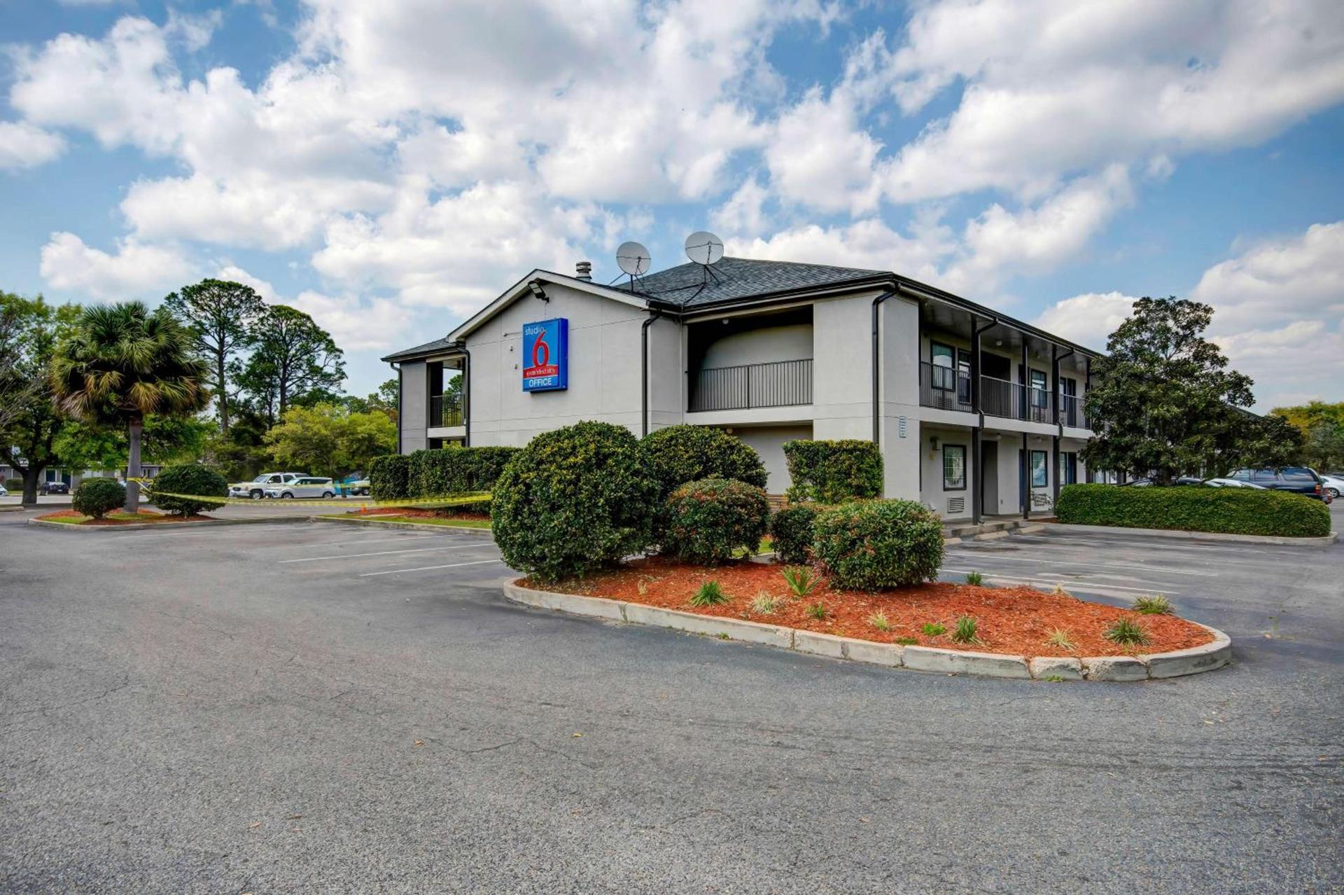 Studio 6 Extended Stay - Ocean Springs, MS photo 3