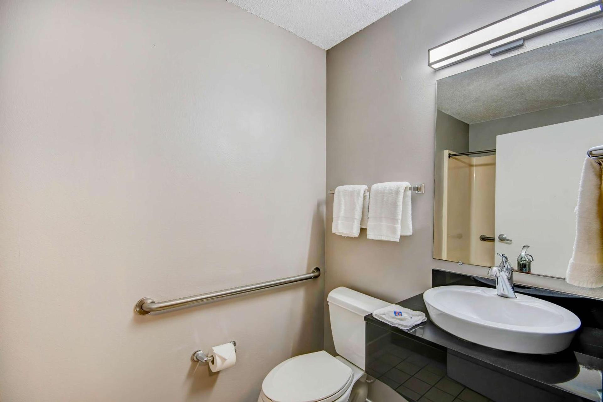 Studio 6 Extended Stay - Ocean Springs, MS photo 8
