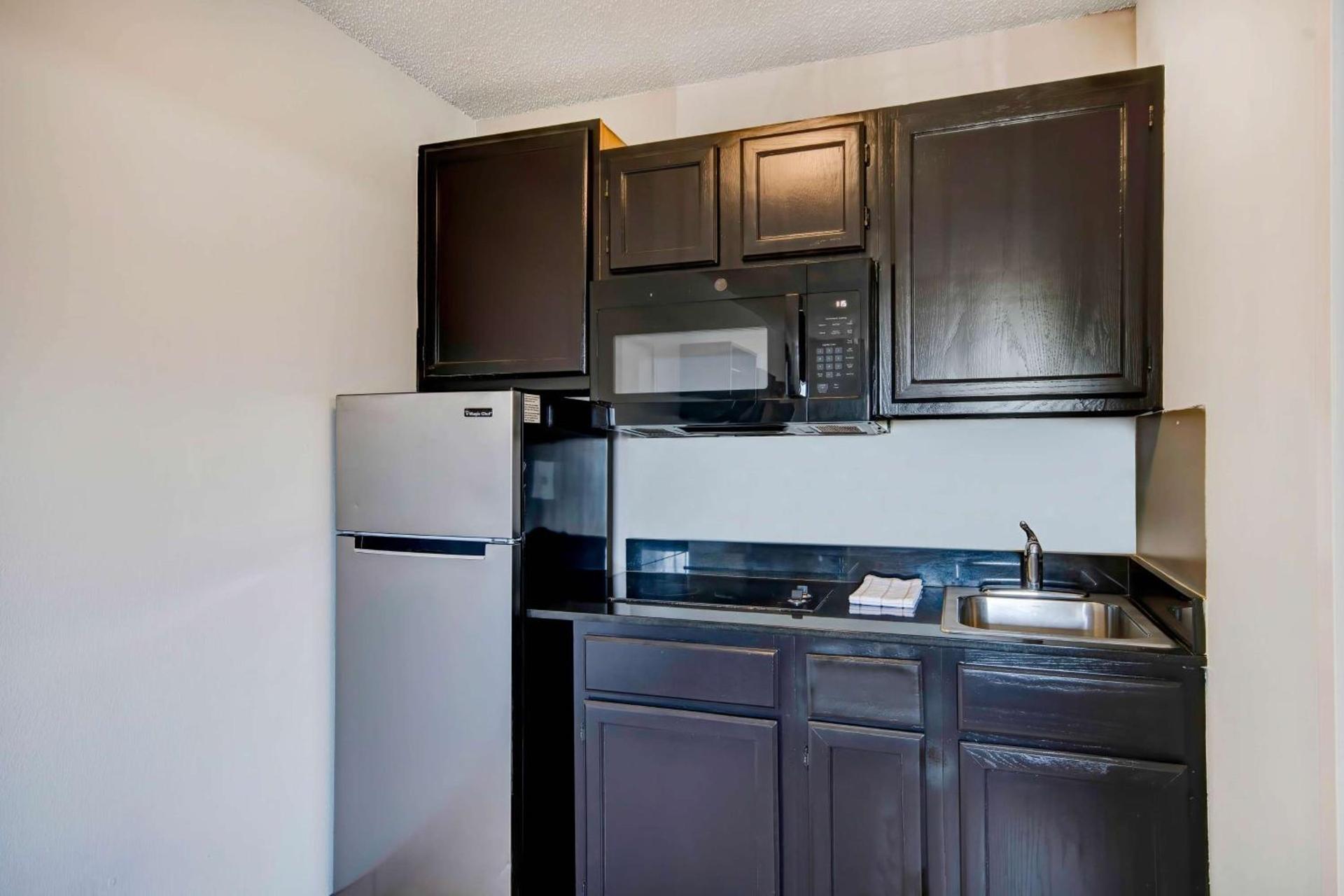 Studio 6 Extended Stay - Ocean Springs, MS photo 13
