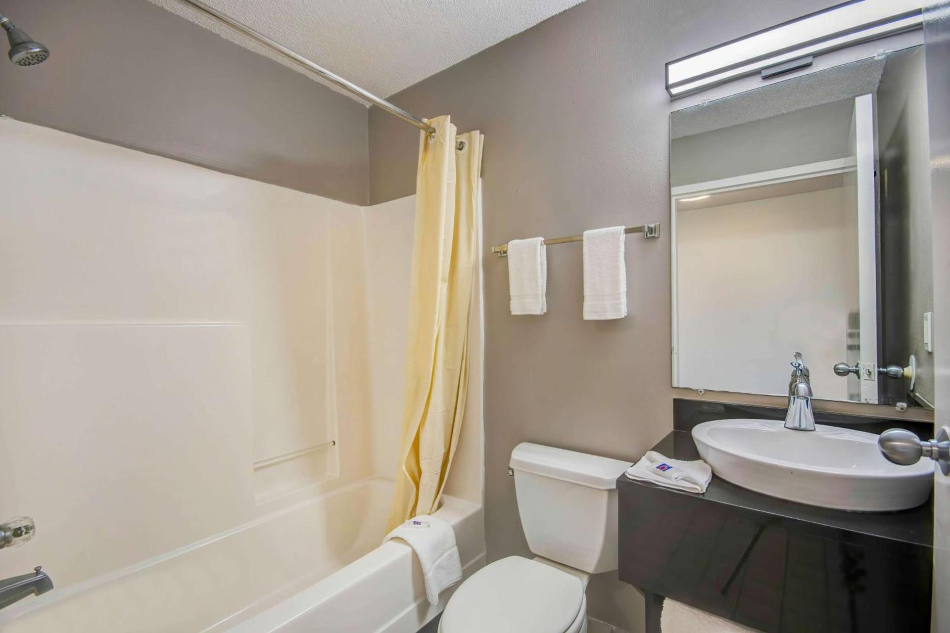 Studio 6 Extended Stay - Ocean Springs, MS photo 14