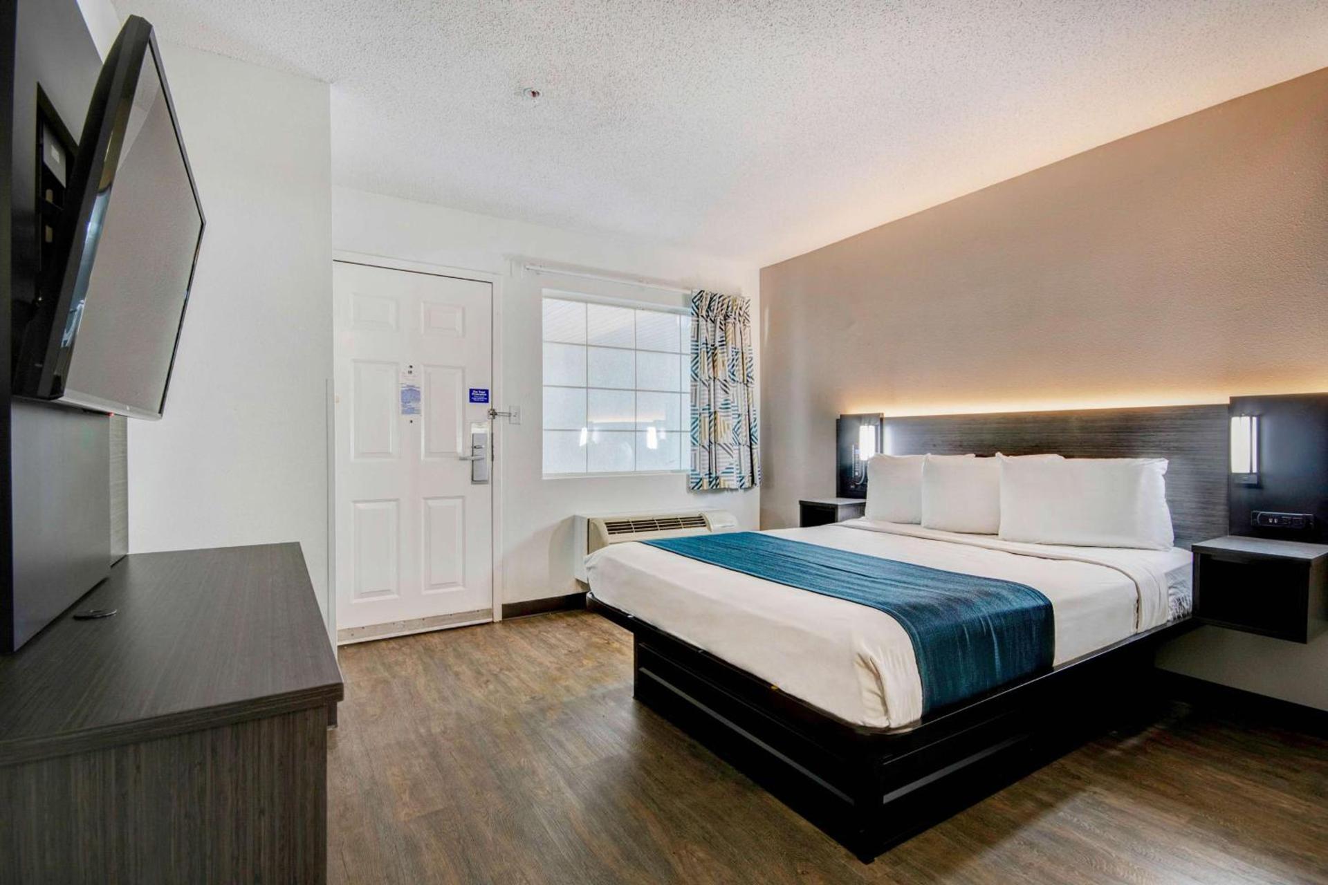 Studio 6 Extended Stay - Ocean Springs, MS photo 12