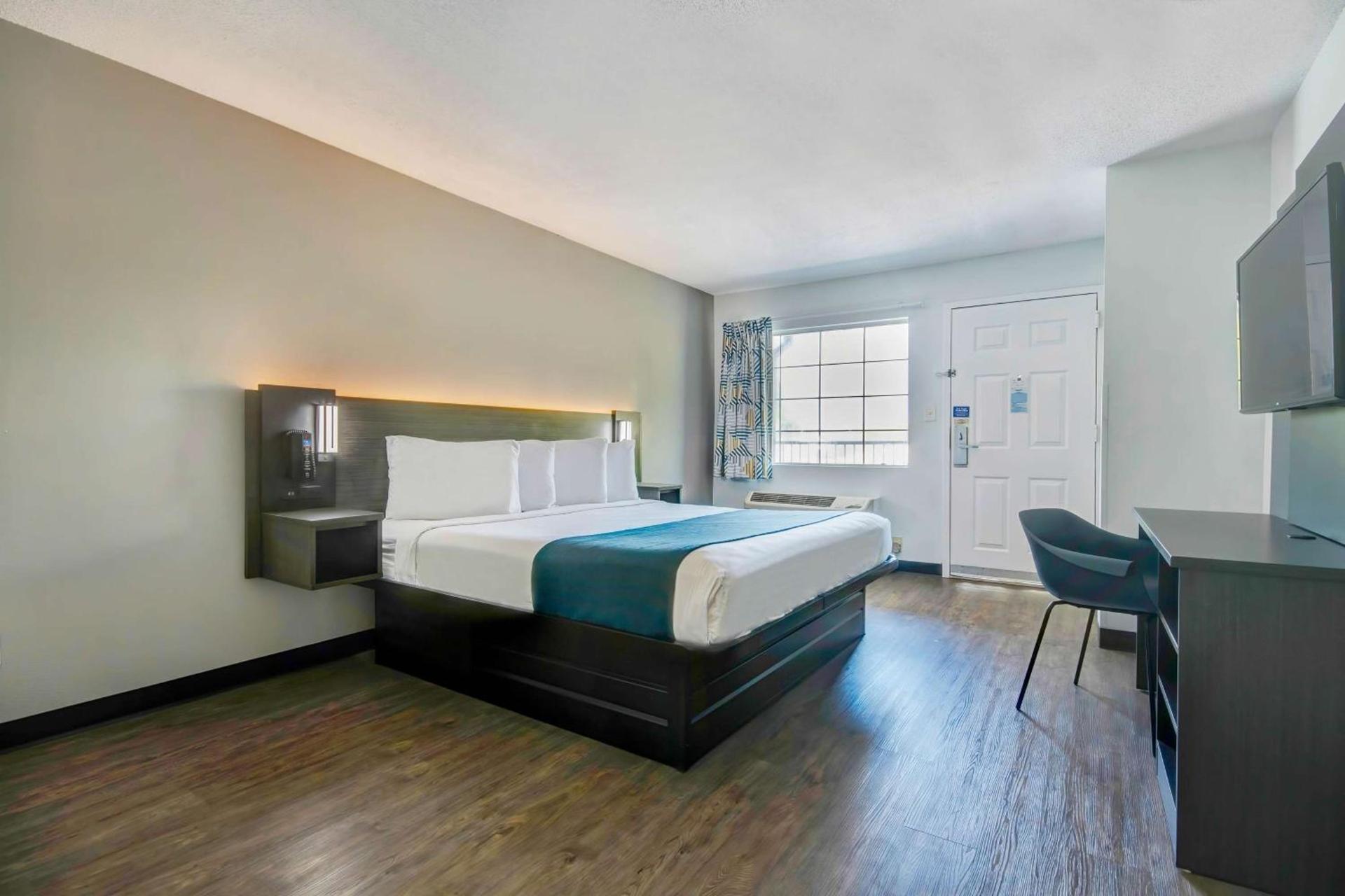 Studio 6 Extended Stay - Ocean Springs, MS photo 17