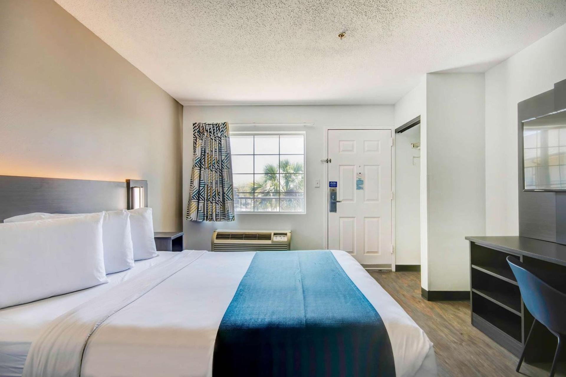 Studio 6 Extended Stay - Ocean Springs, MS photo 21