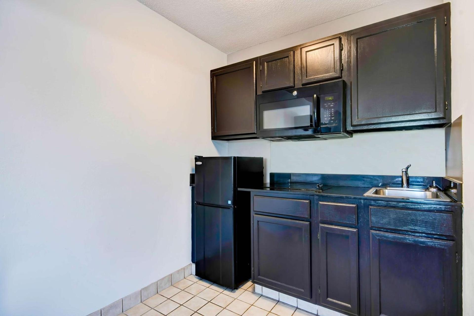 Studio 6 Extended Stay - Ocean Springs, MS photo 22