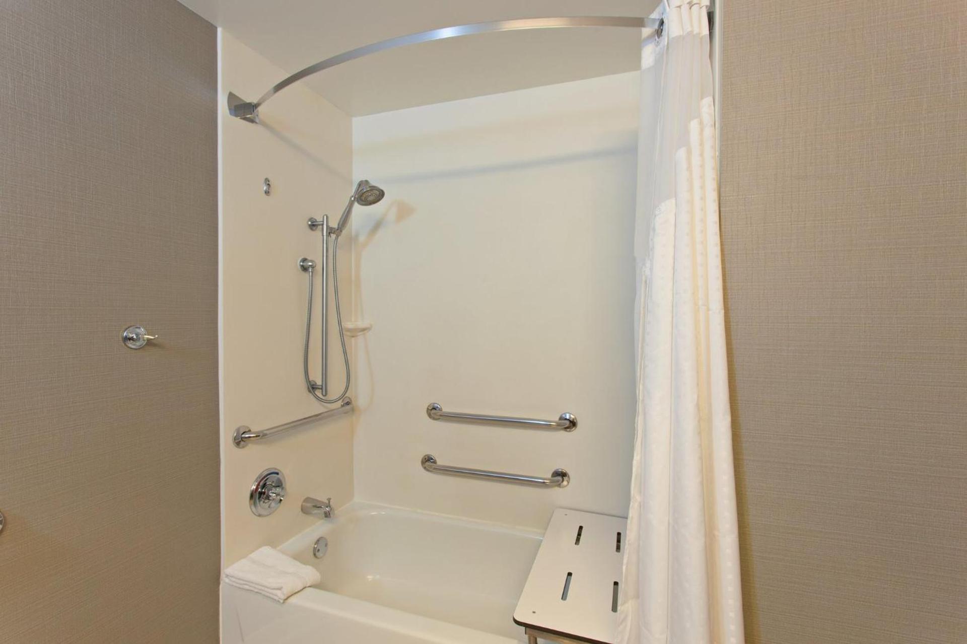 Holiday Inn Express Hotel & Suites Fisherman's Wharf by IHG photo 35