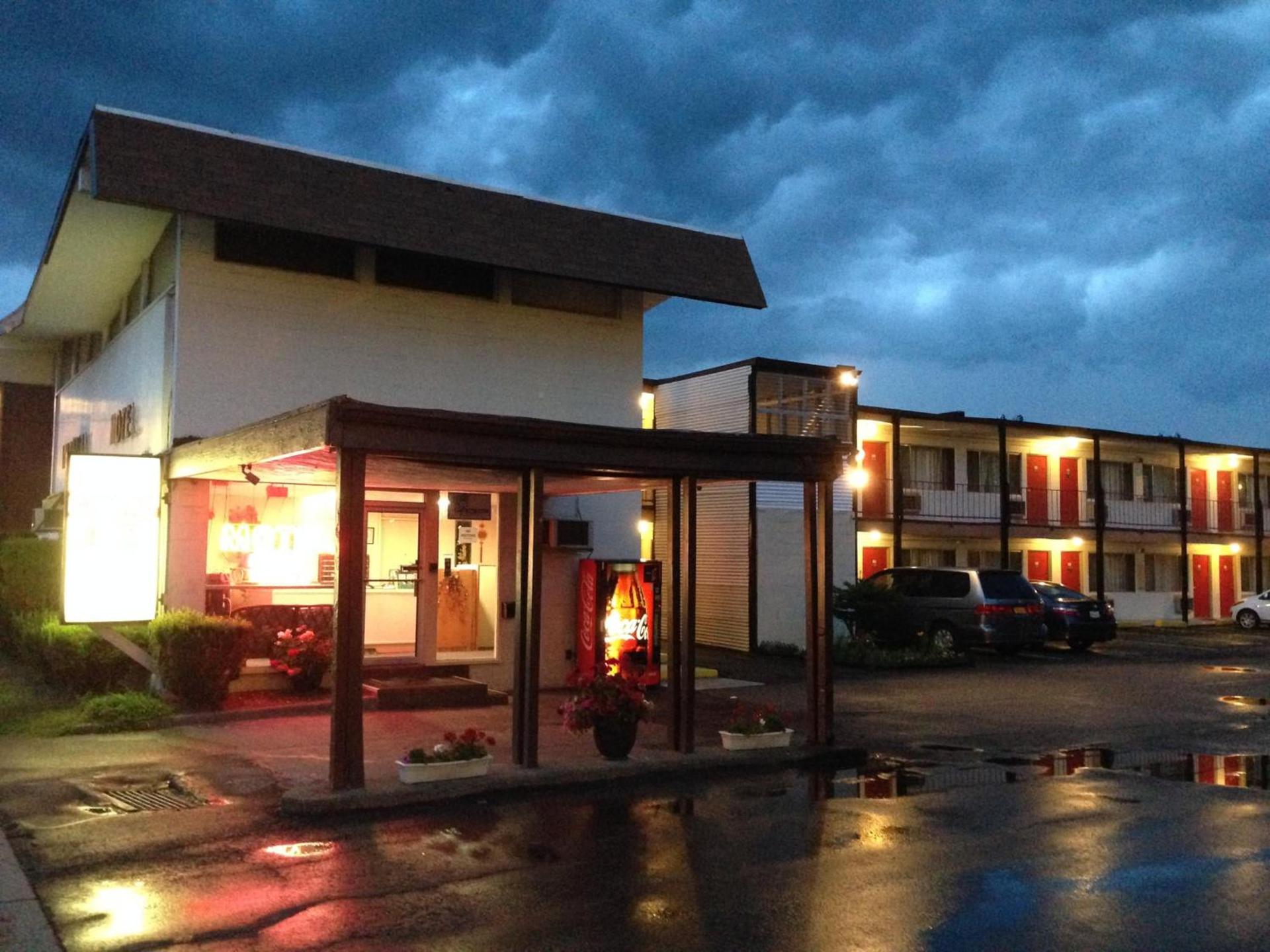 Imperial Motel Cortland photo 14