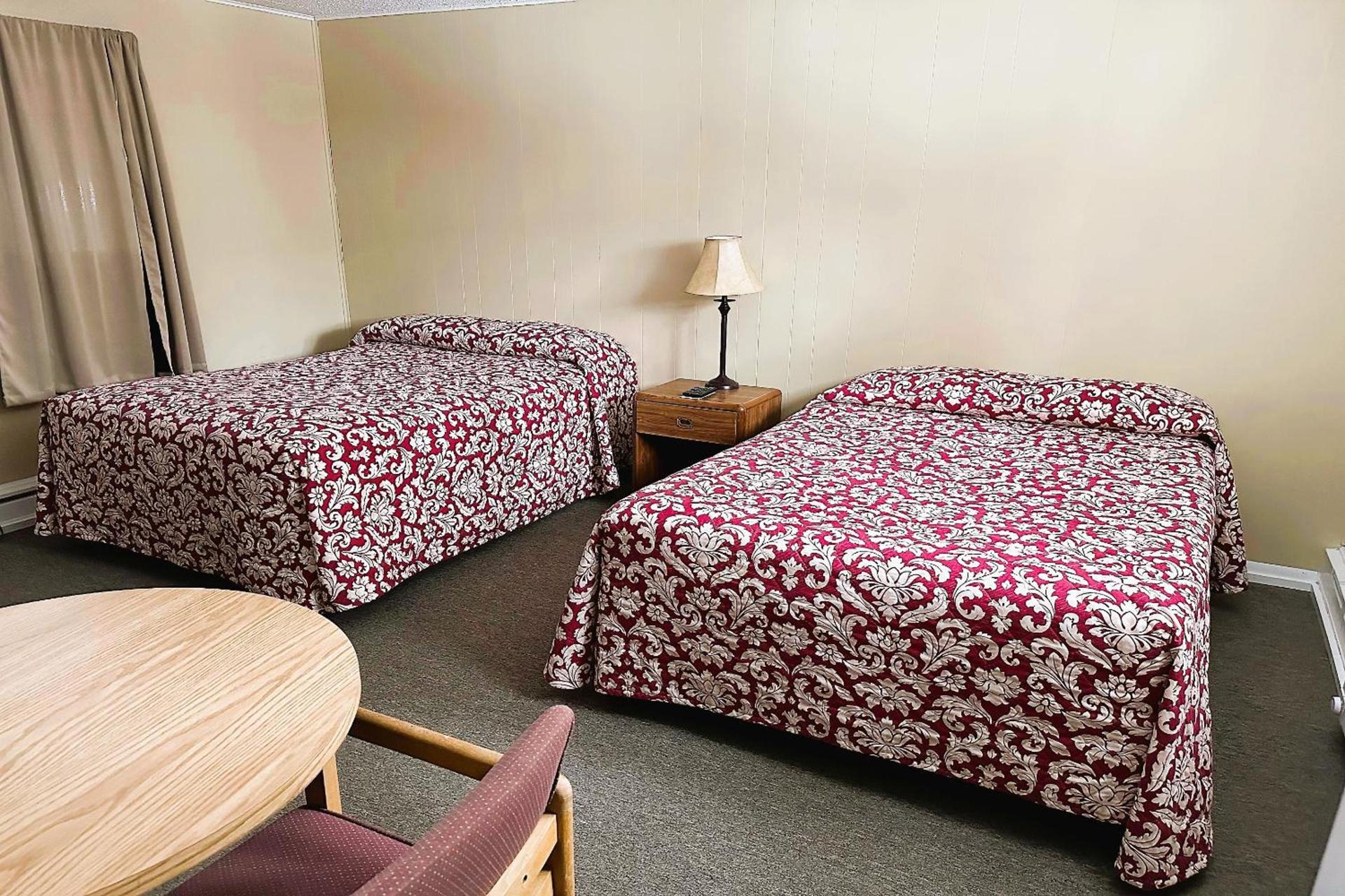 Love Hotels Timberline By OYO Lake Superior photo 10