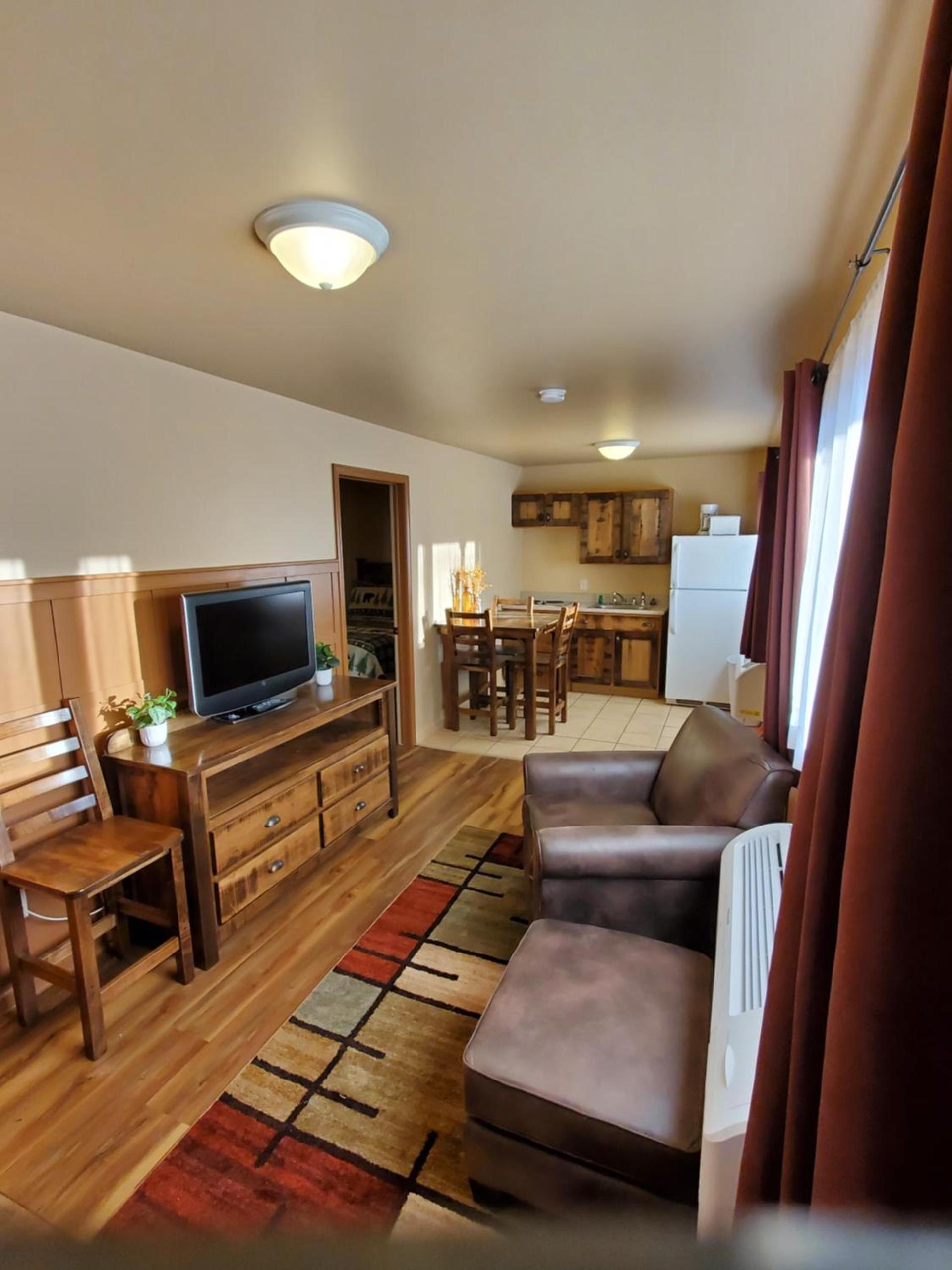 Bayside Resort, Lake George NY photo 54