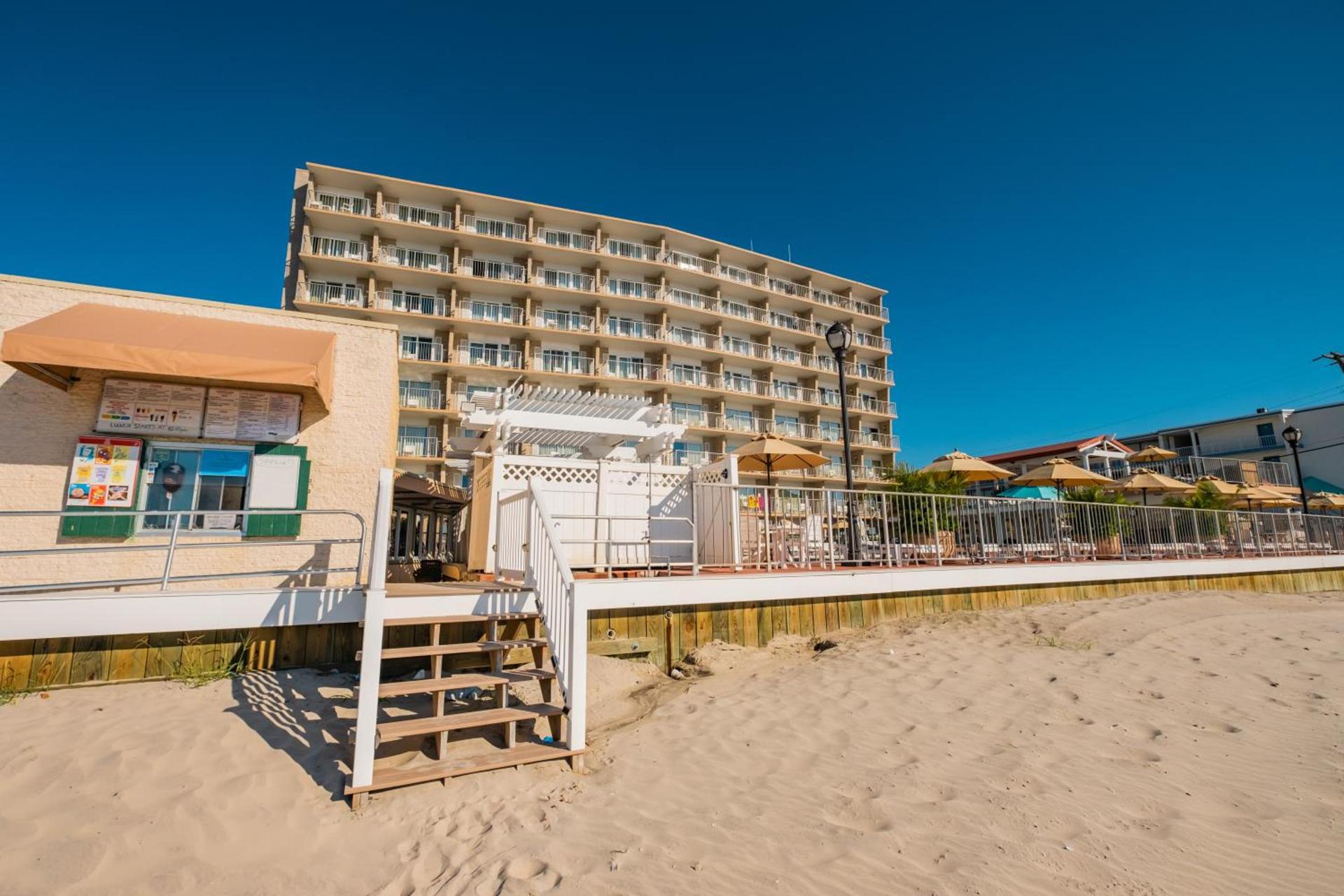 Reges Oceanfront Resort photo 37