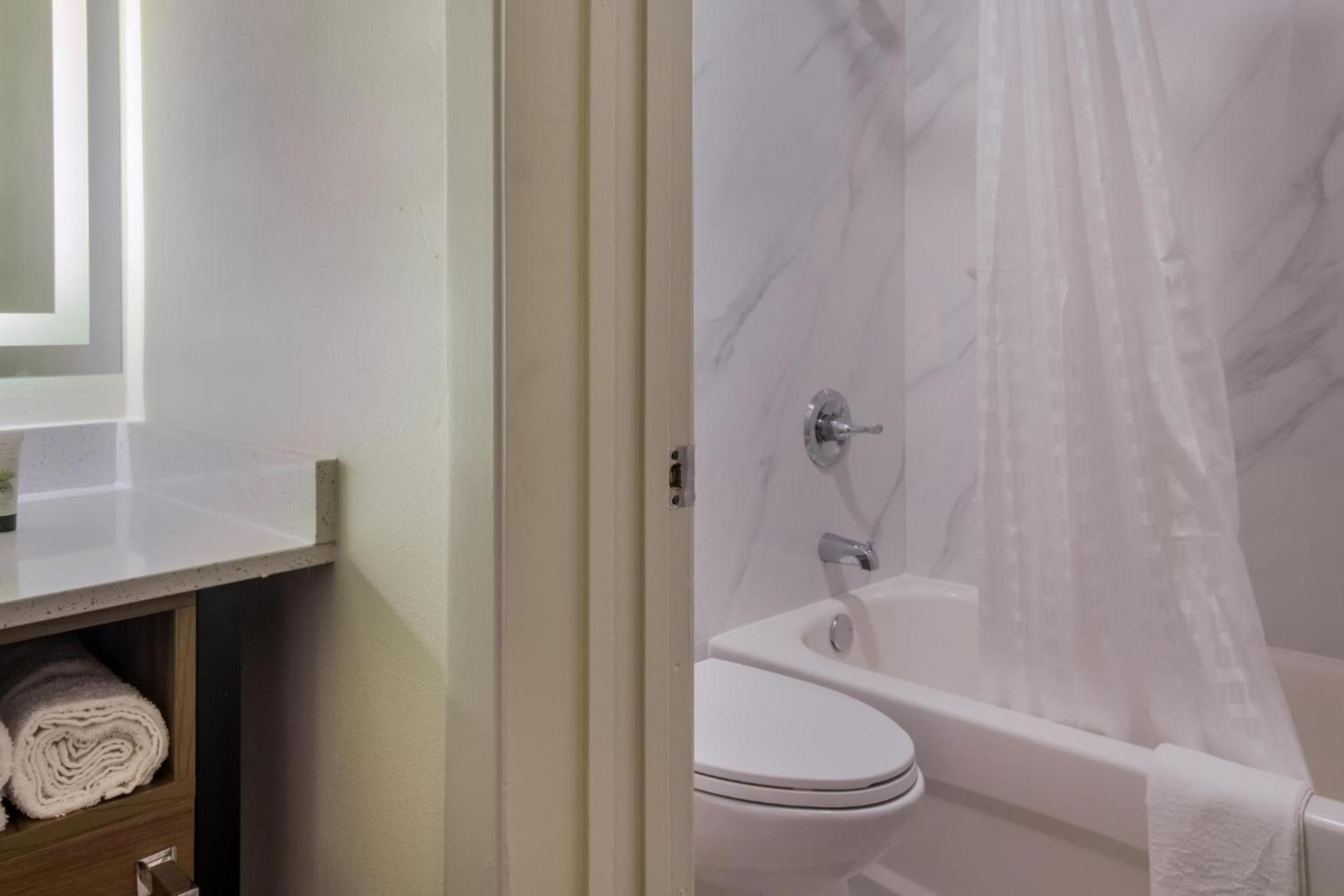 Signature Inn Houston Galleria photo 14
