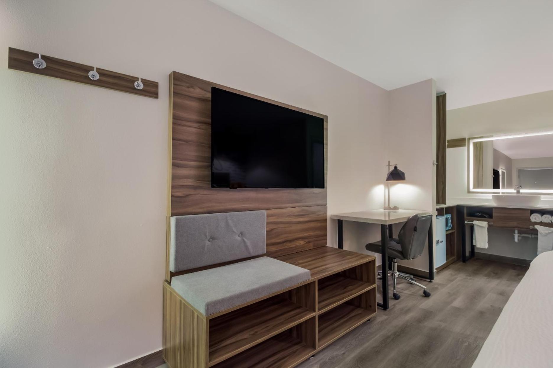 Signature Inn Houston Galleria photo 10
