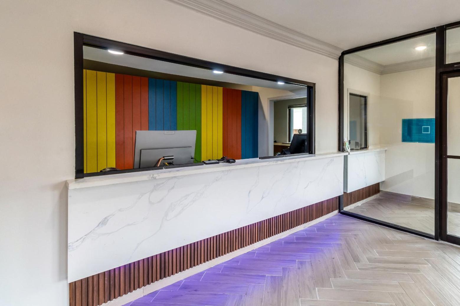 Signature Inn Houston Galleria photo 11