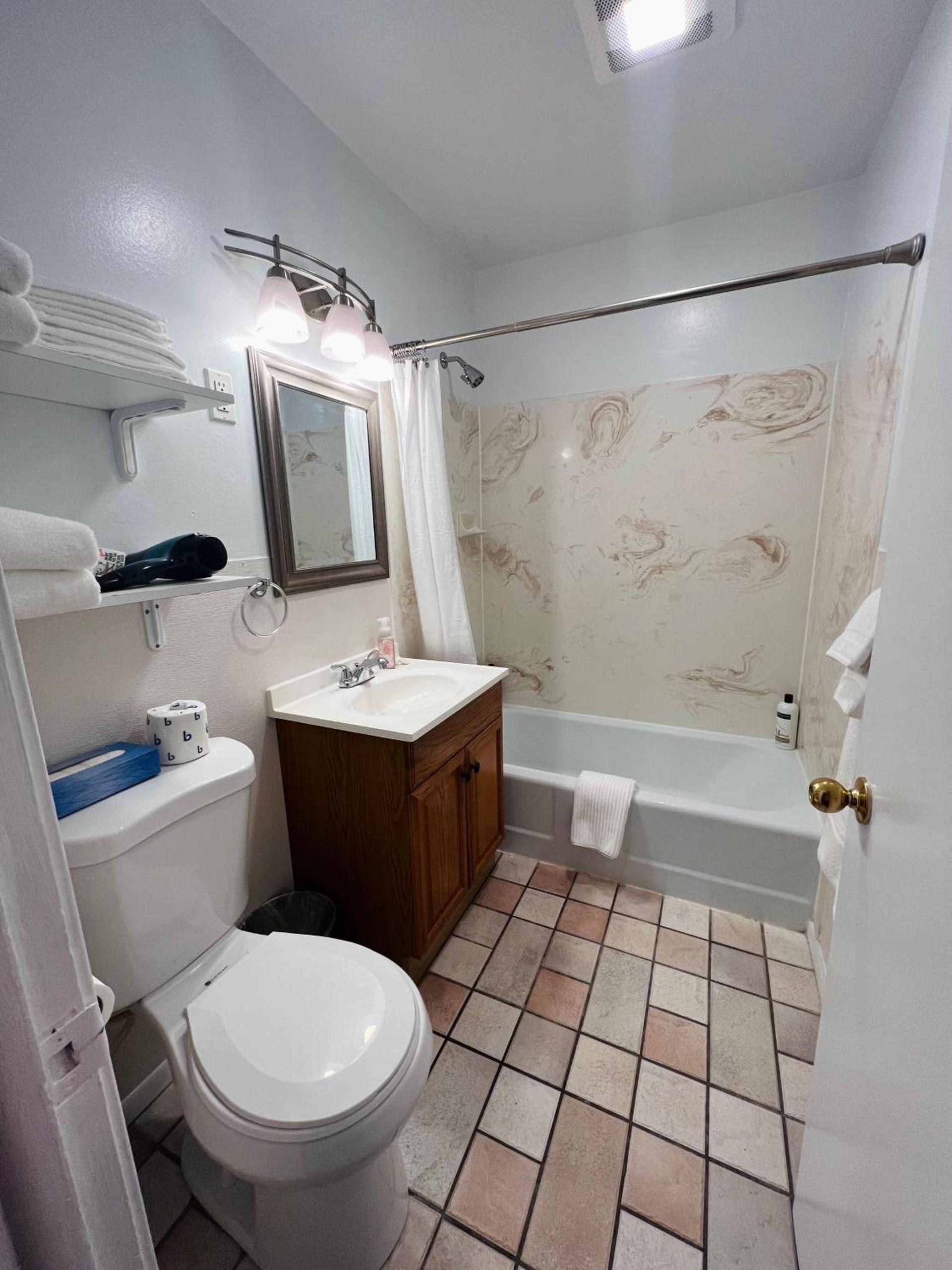 Lake Powell Motel & Apartments photo 16