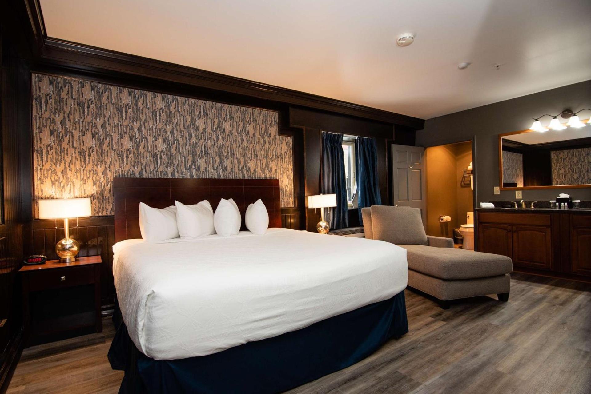 Best Western Plus Plattsburgh photo 42