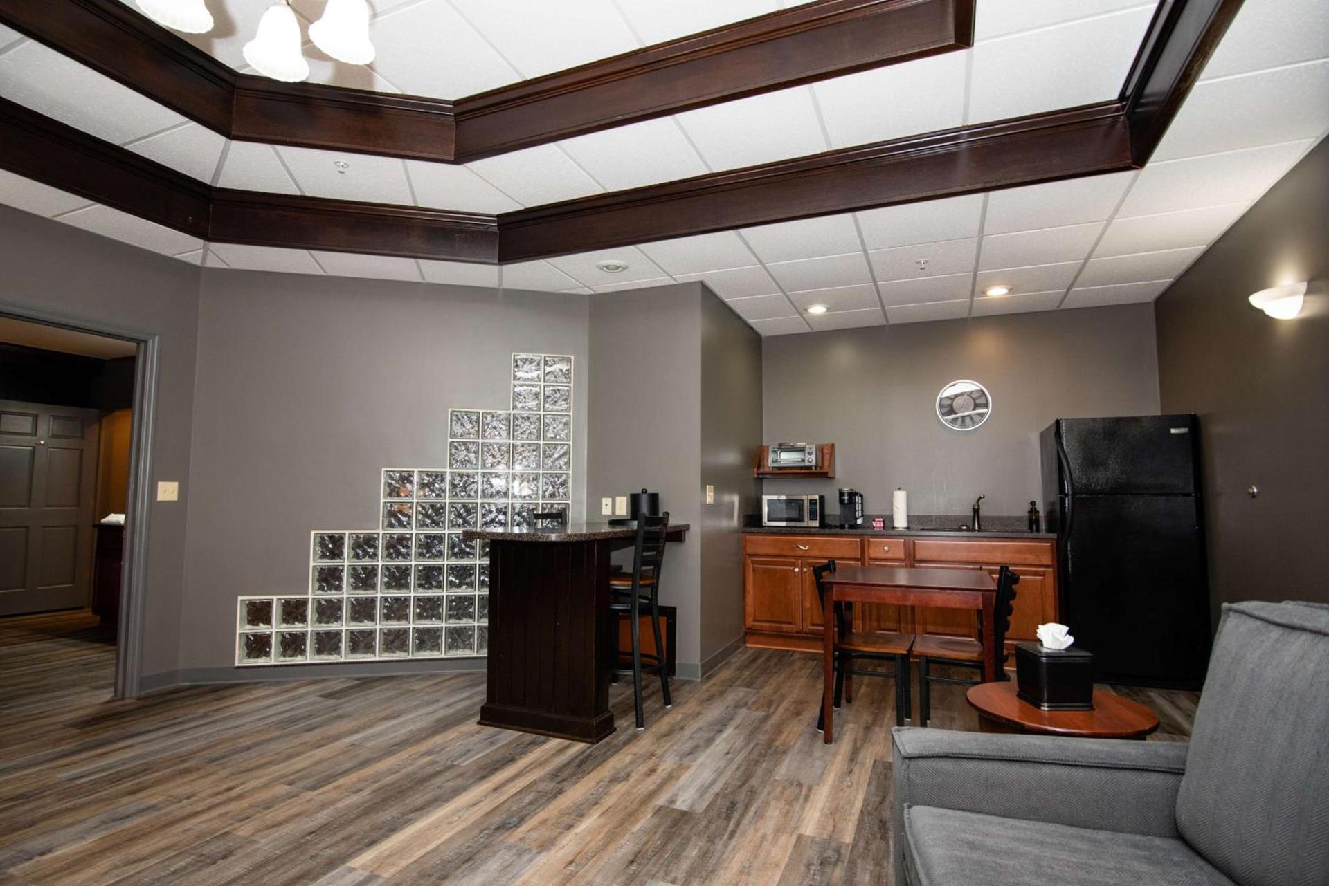 Best Western Plus Plattsburgh photo 41