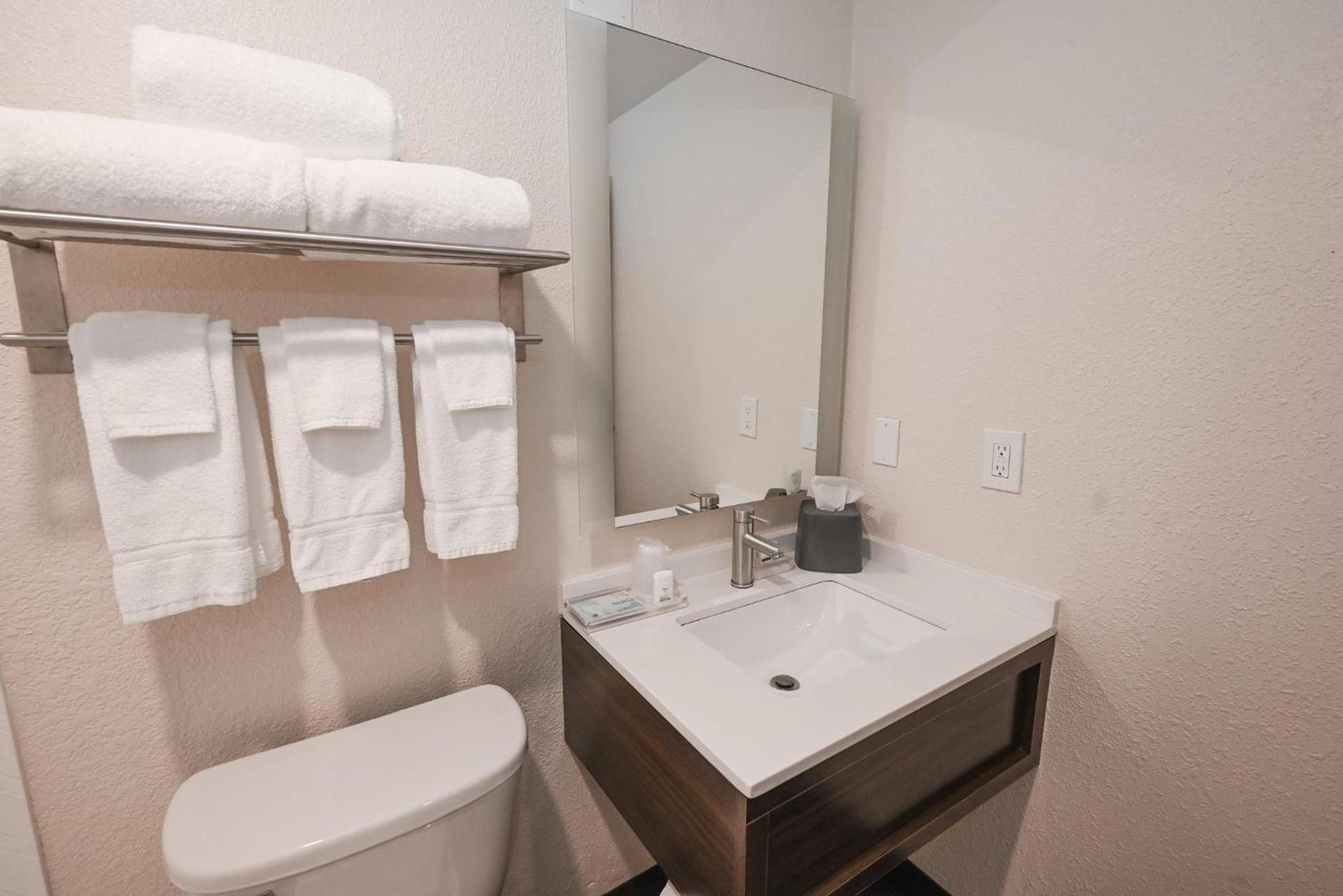 Holiday Inn Cleveland-Mayfield by IHG photo 25