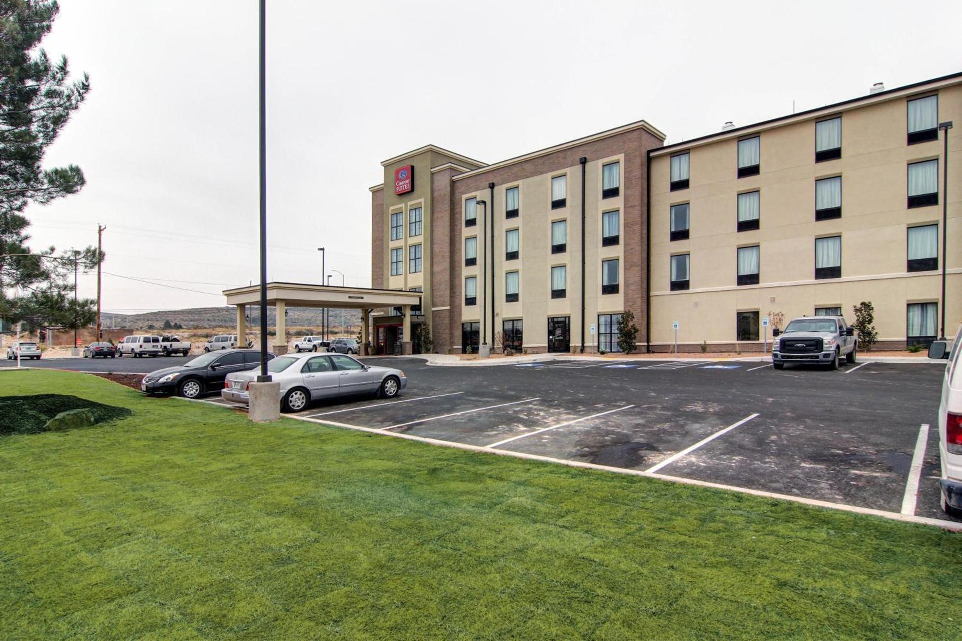 Comfort Suites Carlsbad photo 36