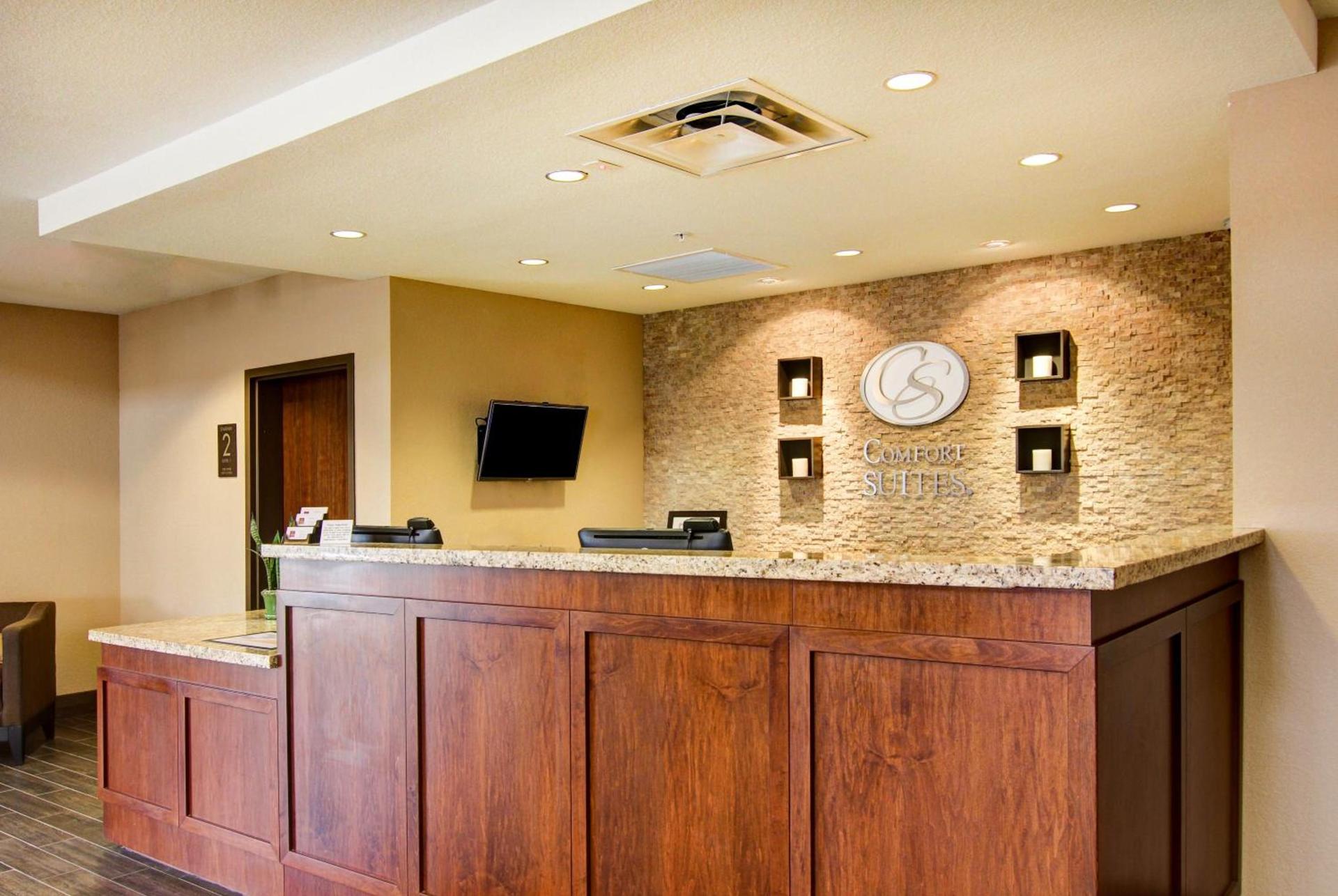 Comfort Suites Carlsbad photo 40