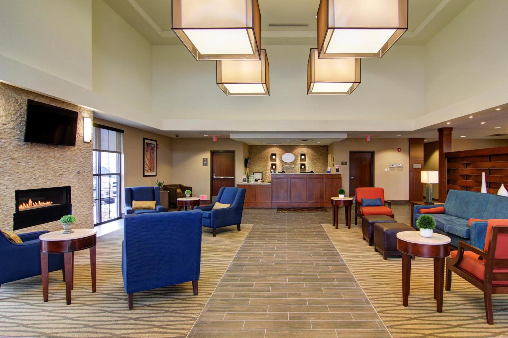 Comfort Suites Carlsbad photo 41