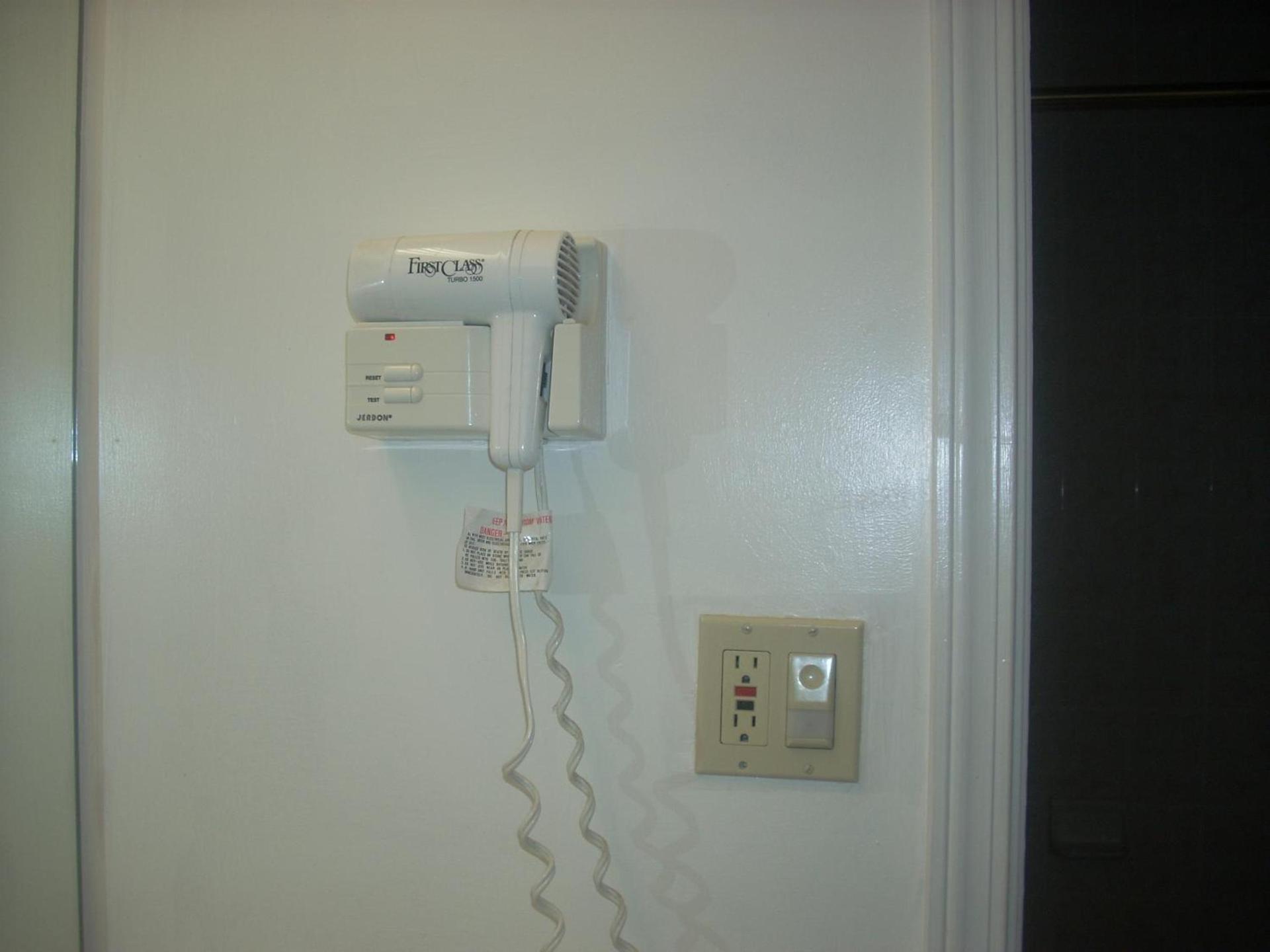Economy Inn Seaside photo 11