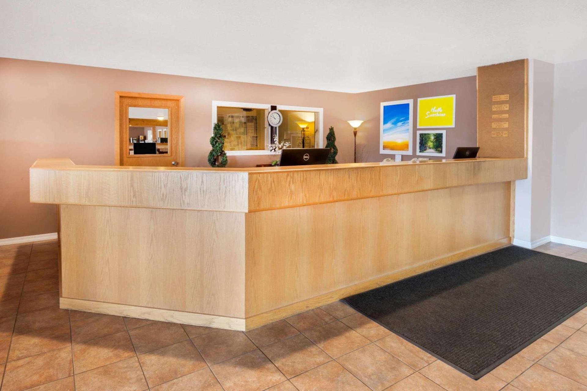 Baymont by Wyndham Manistee photo 2