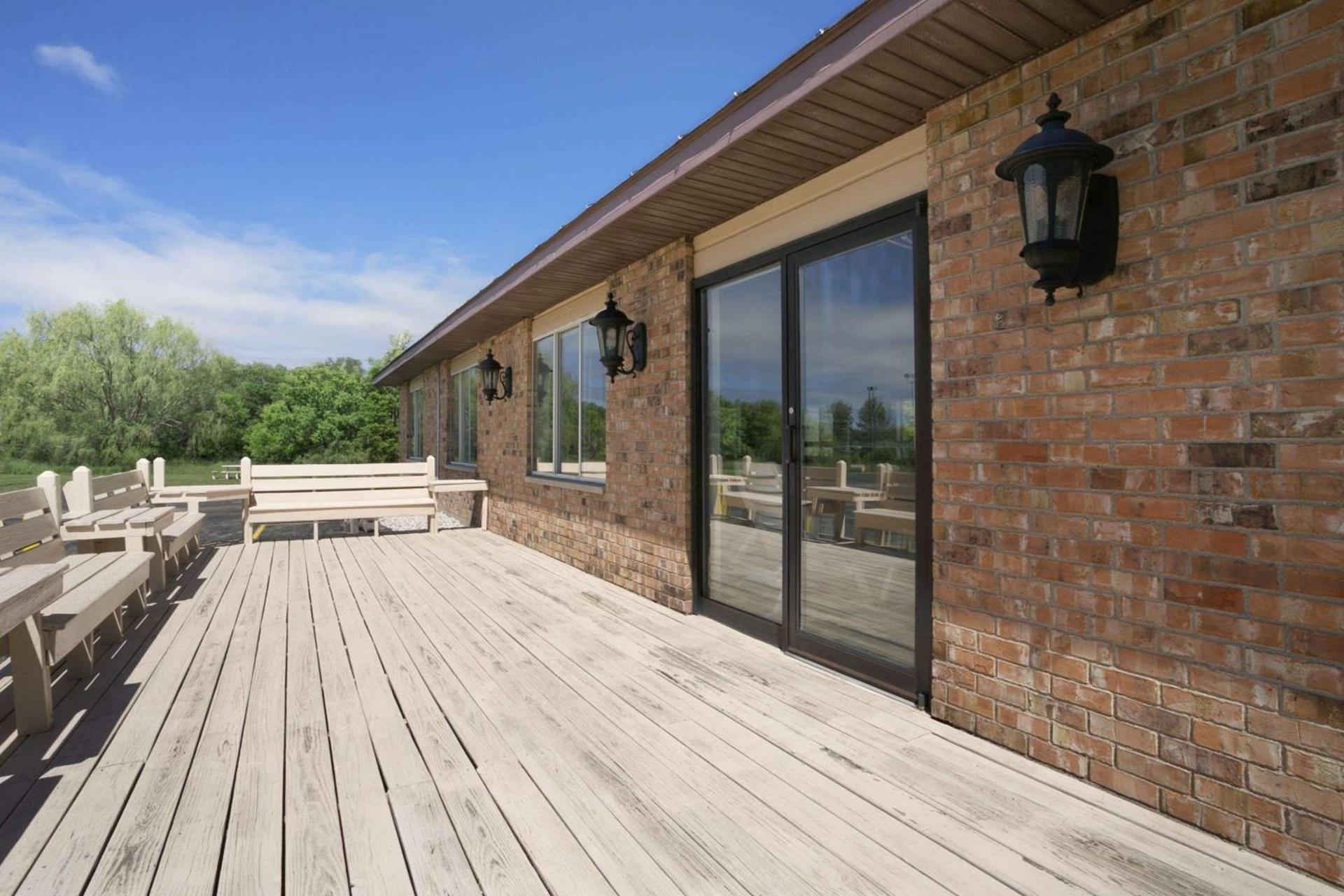 Baymont by Wyndham Manistee photo 6