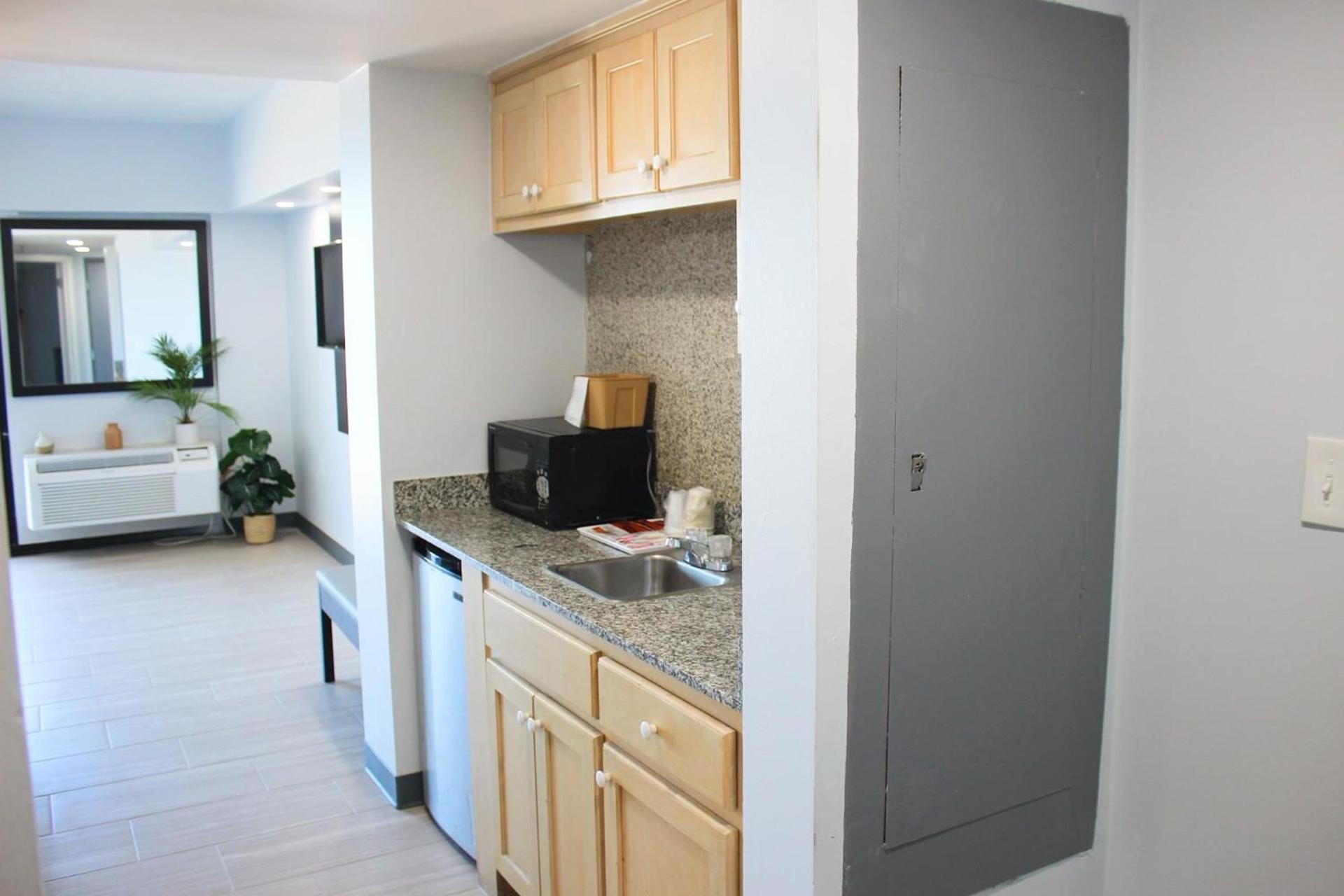 Sun and Sand Resort Oceanfront Suites photo 13
