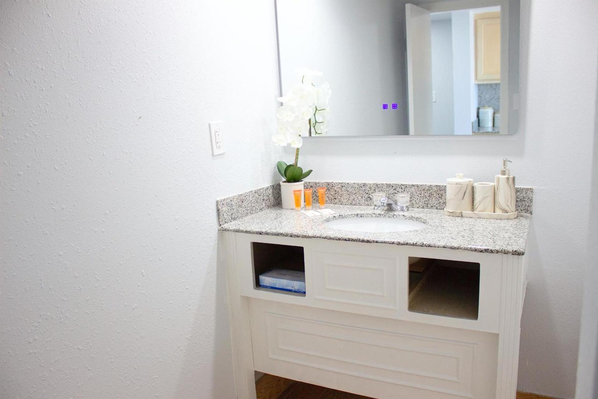 Sun and Sand Resort Oceanfront Suites photo 16