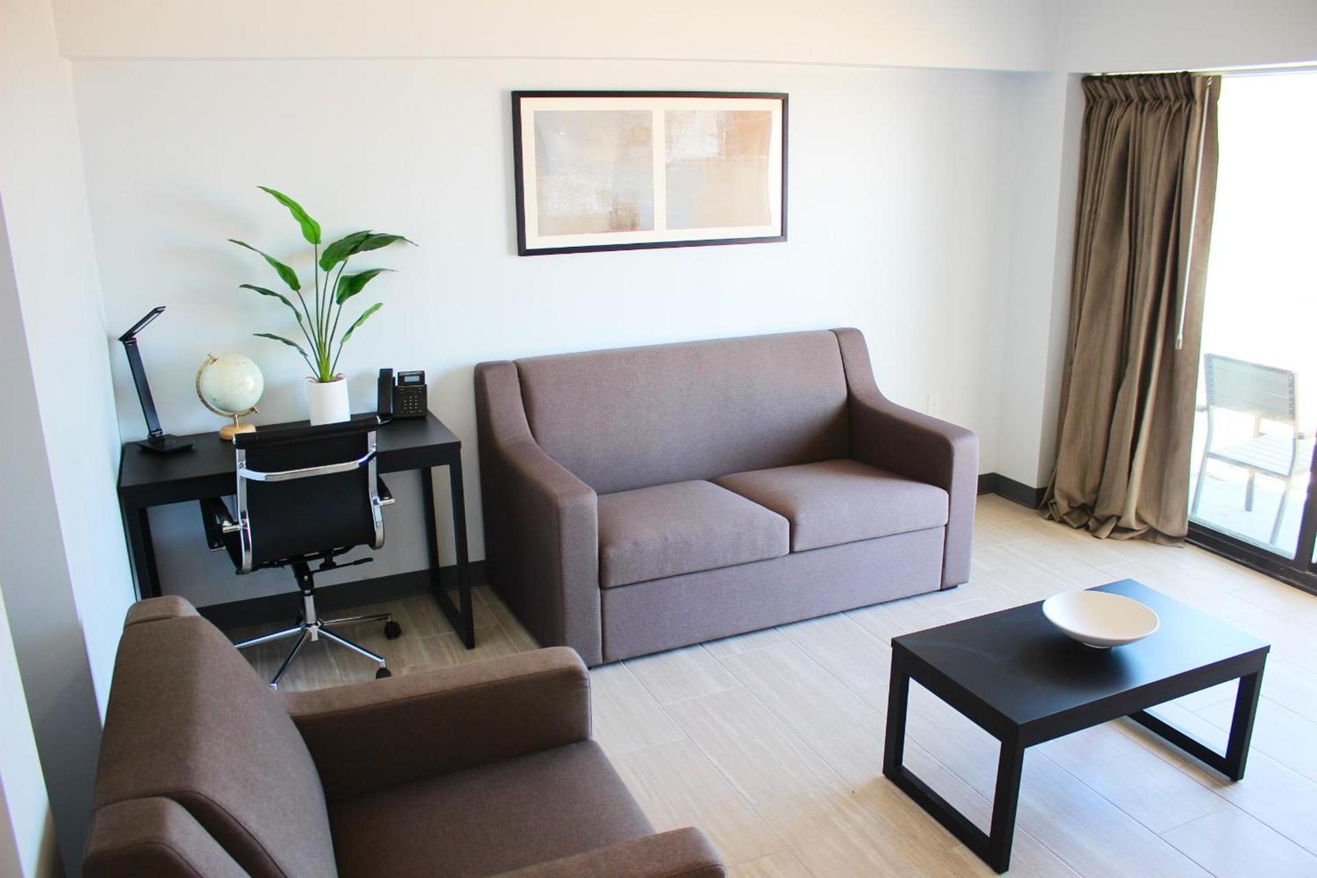 Sun and Sand Resort Oceanfront Suites photo 3