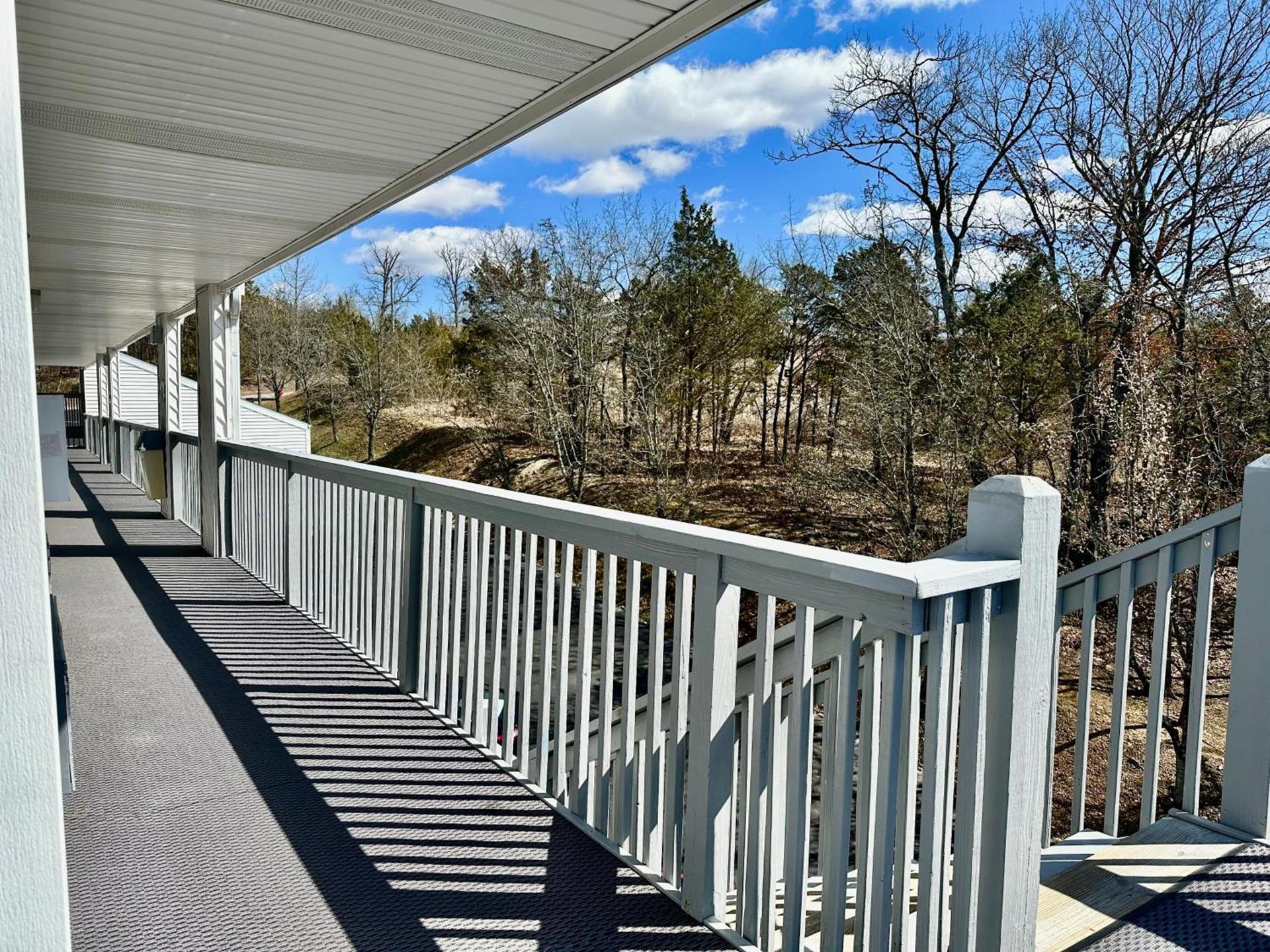 Celebrity Inn photo 22