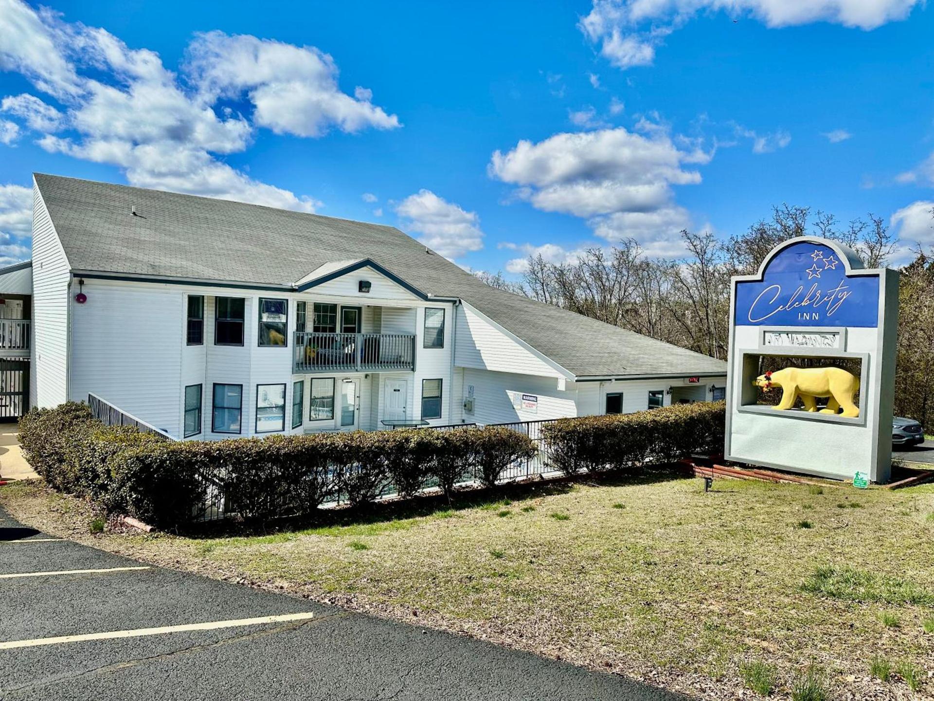 Celebrity Inn photo 21