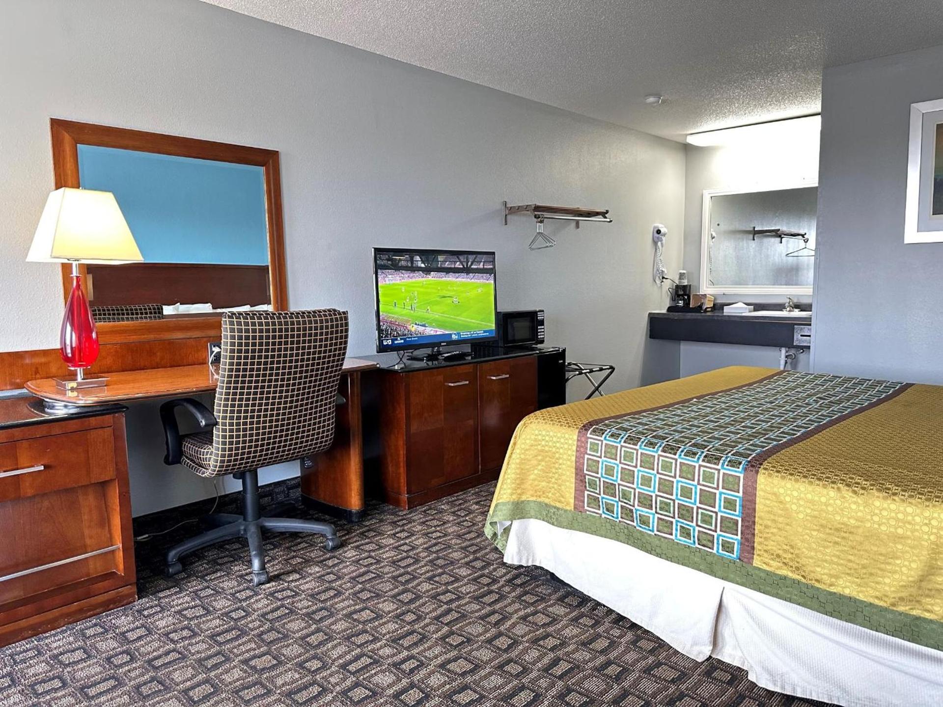 Lakes Inn photo 18