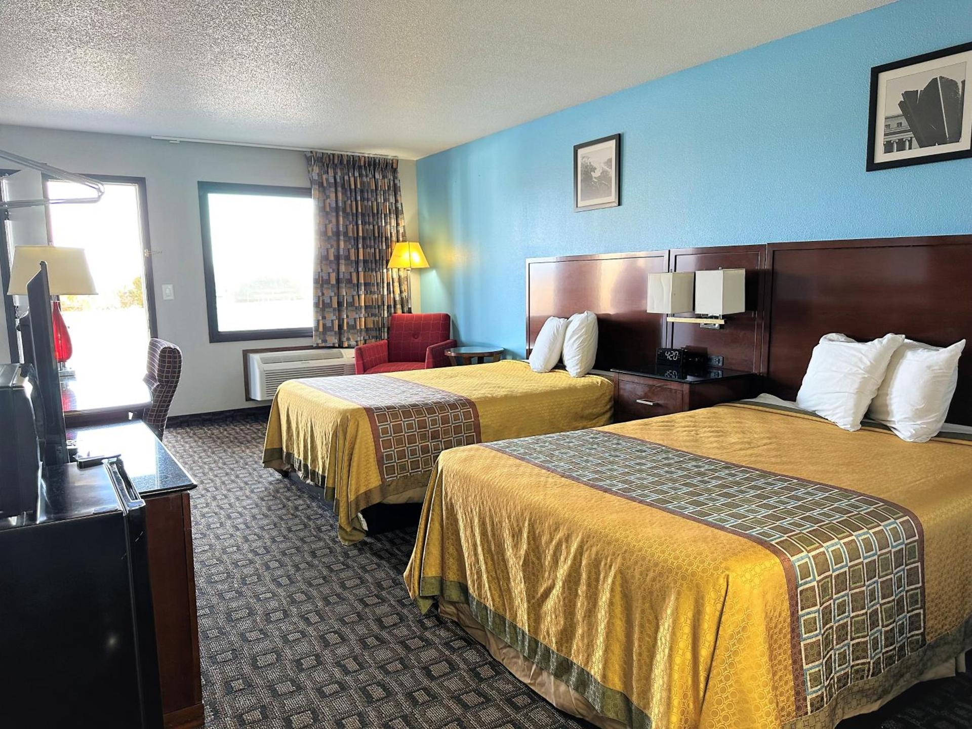 Lakes Inn photo 22