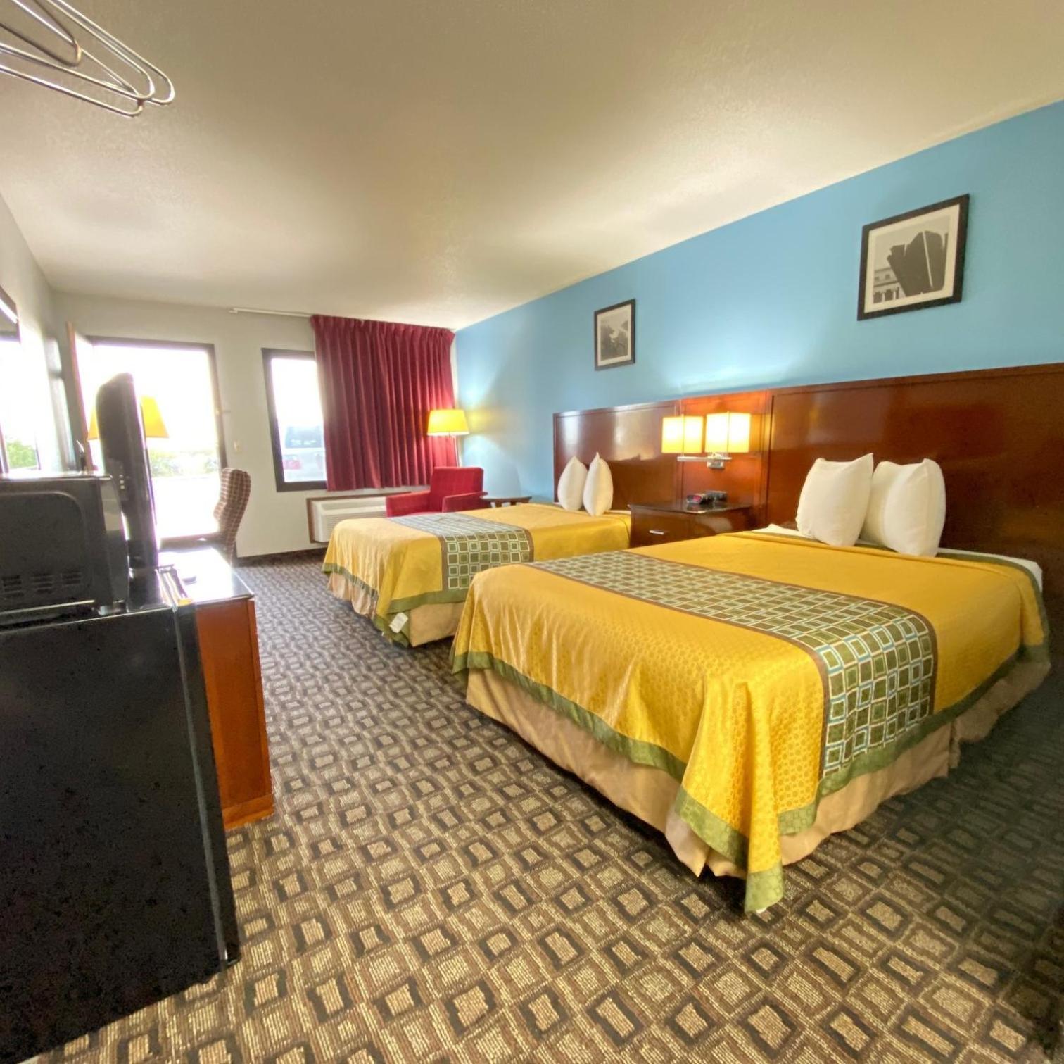 Lakes Inn photo 24