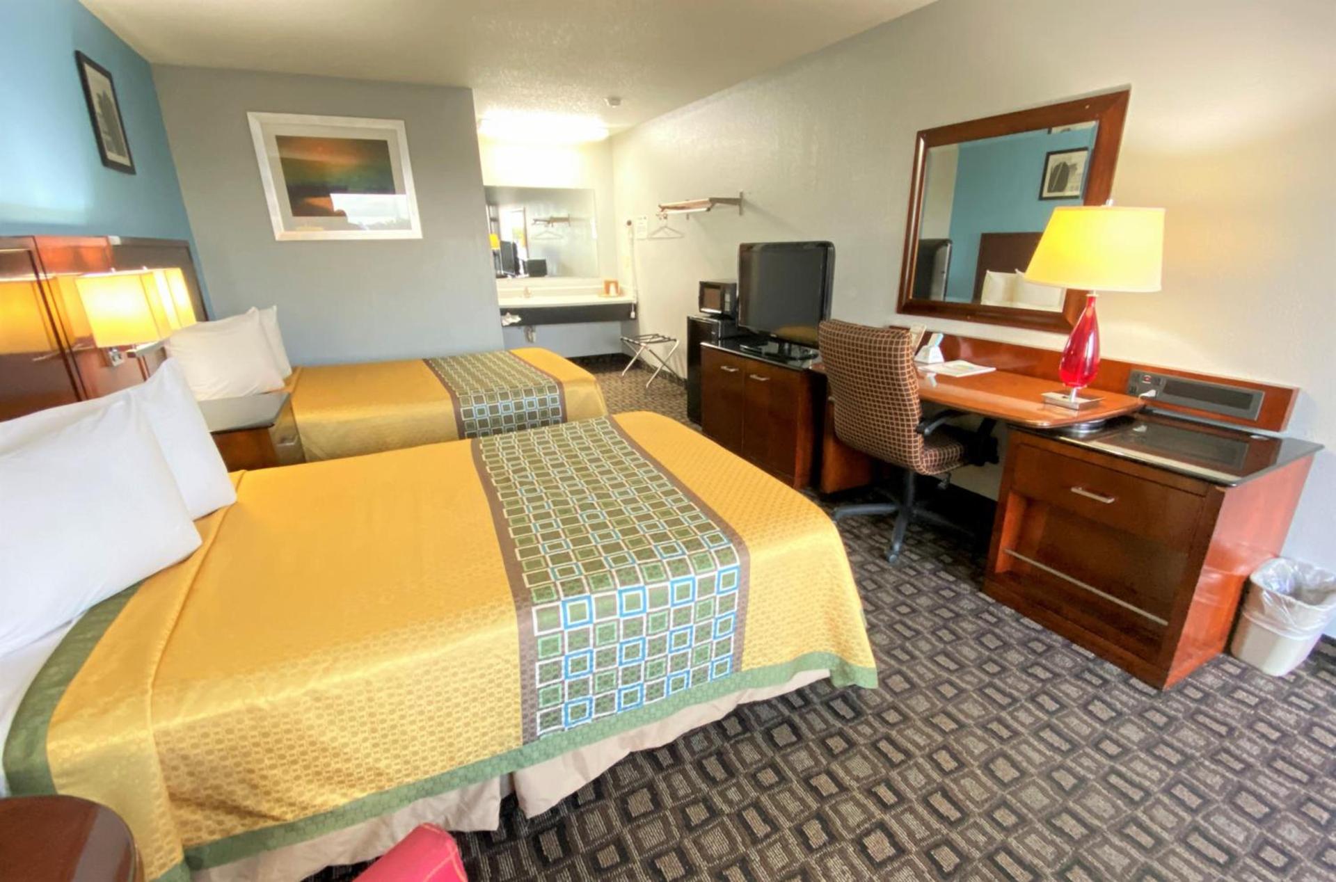 Lakes Inn photo 26