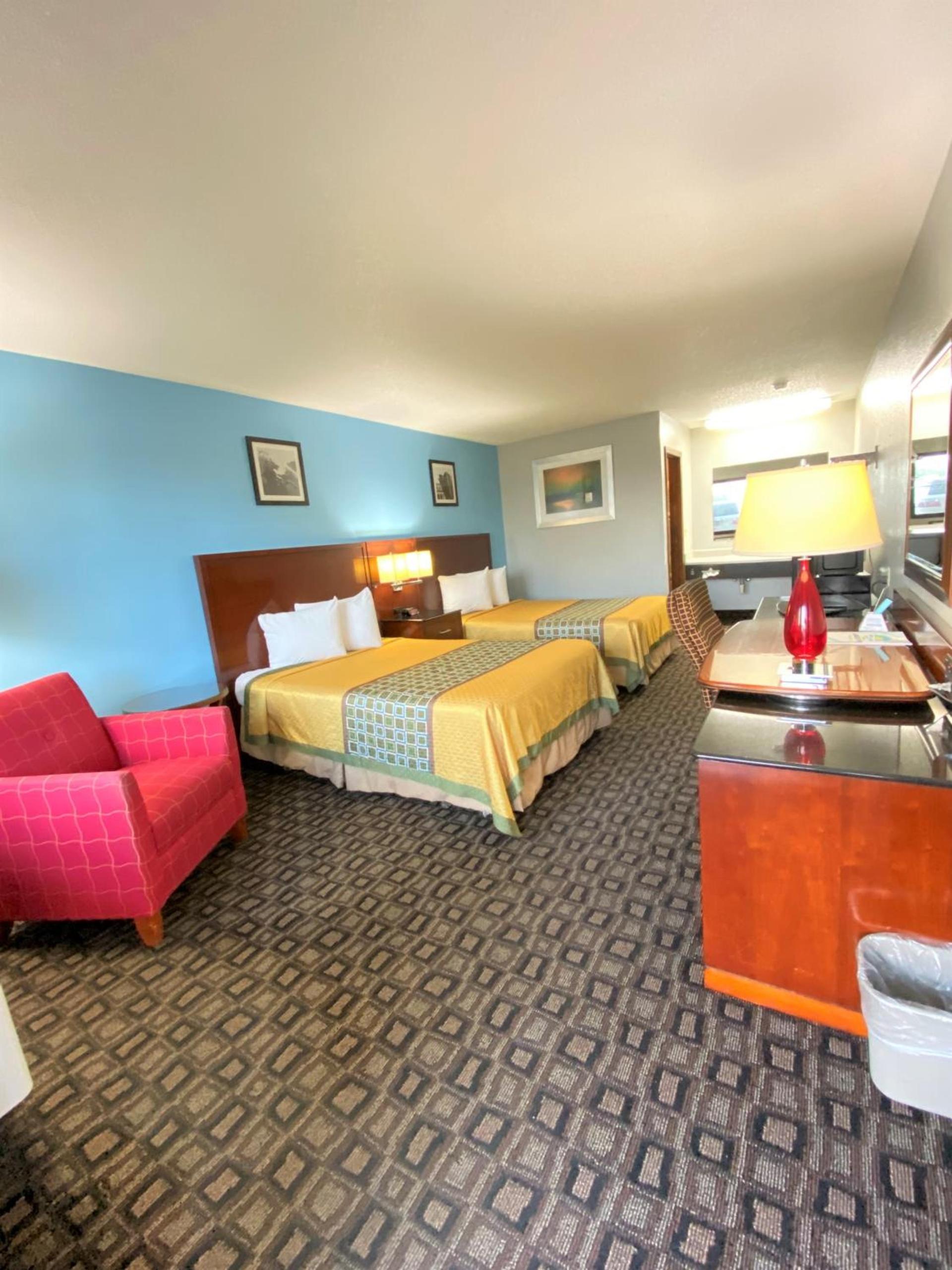 Lakes Inn photo 25