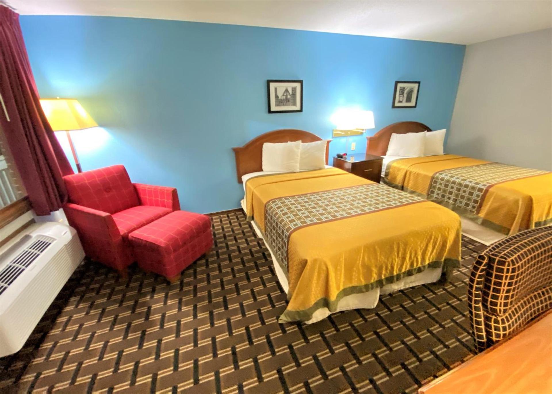 Lakes Inn photo 7