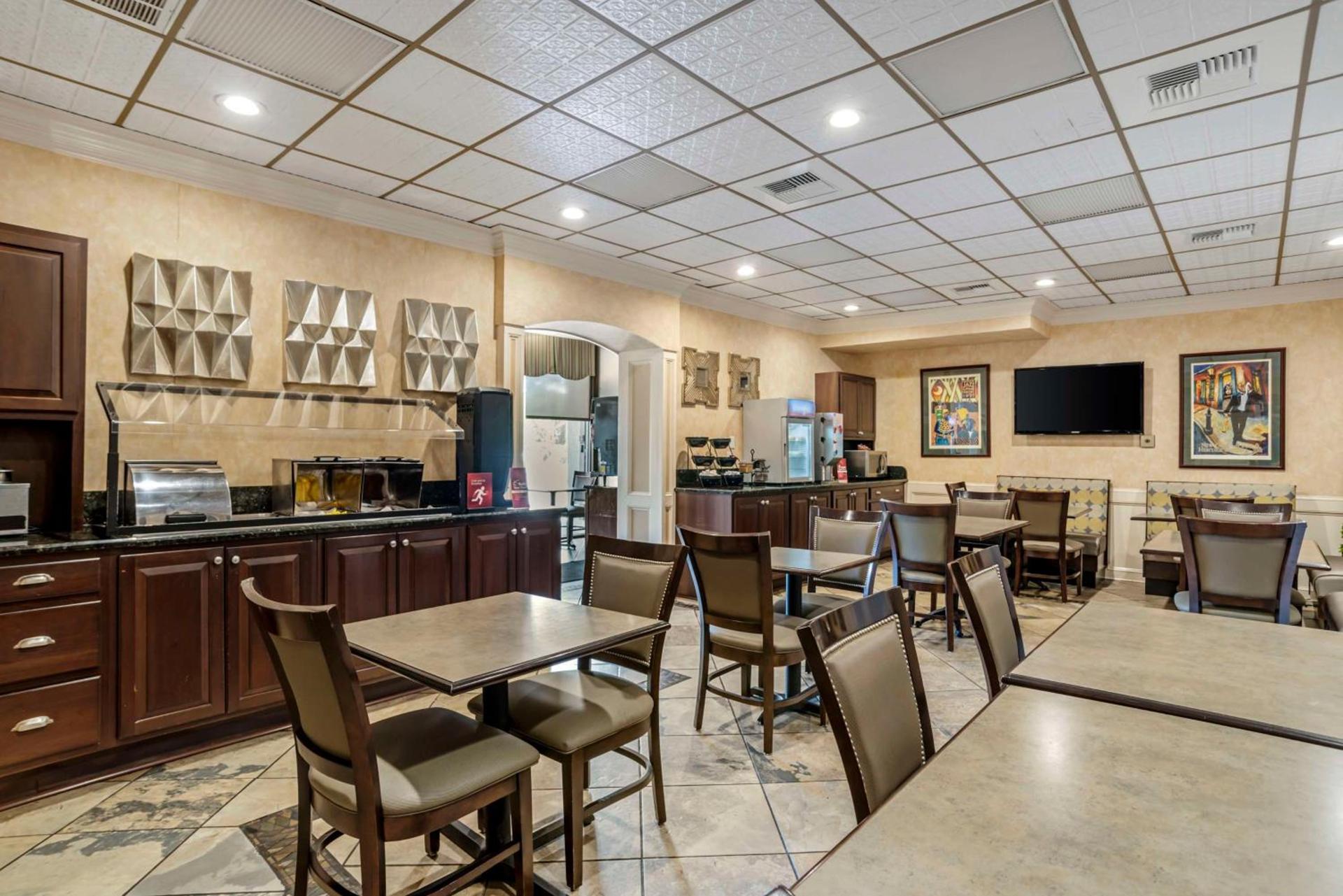 Best Western Plus Westbank photo 10