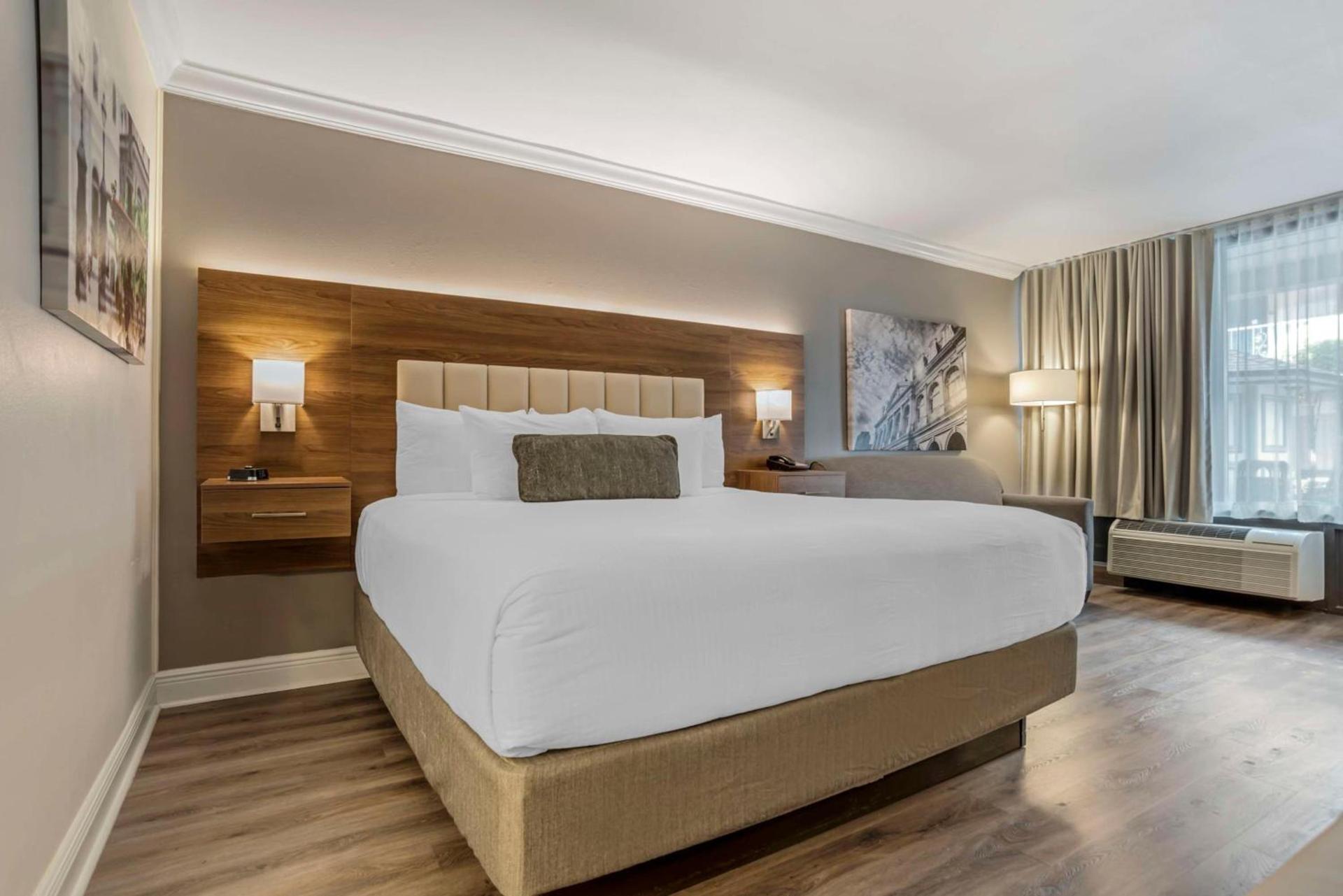 Best Western Plus Westbank photo 21